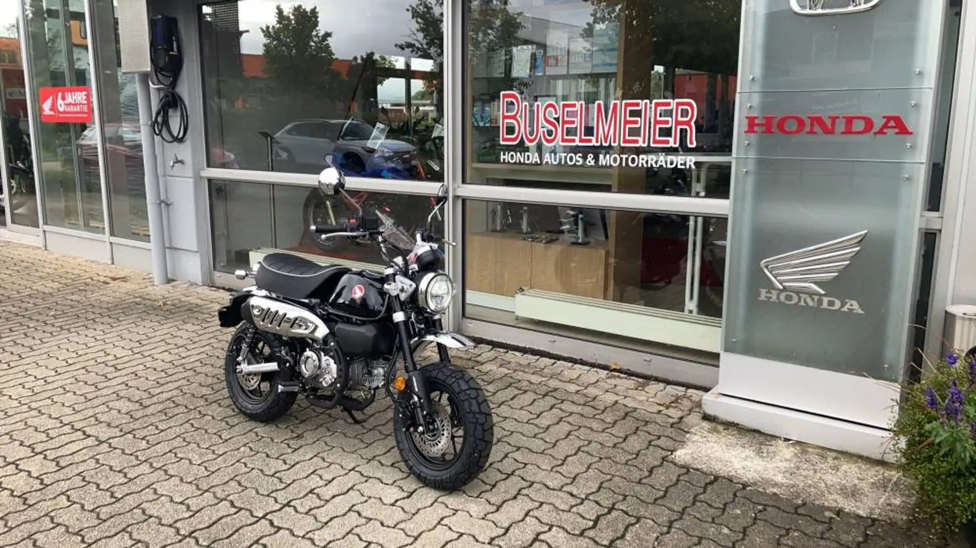 Honda Monkey 125 ABS 2025 Zilver - 2