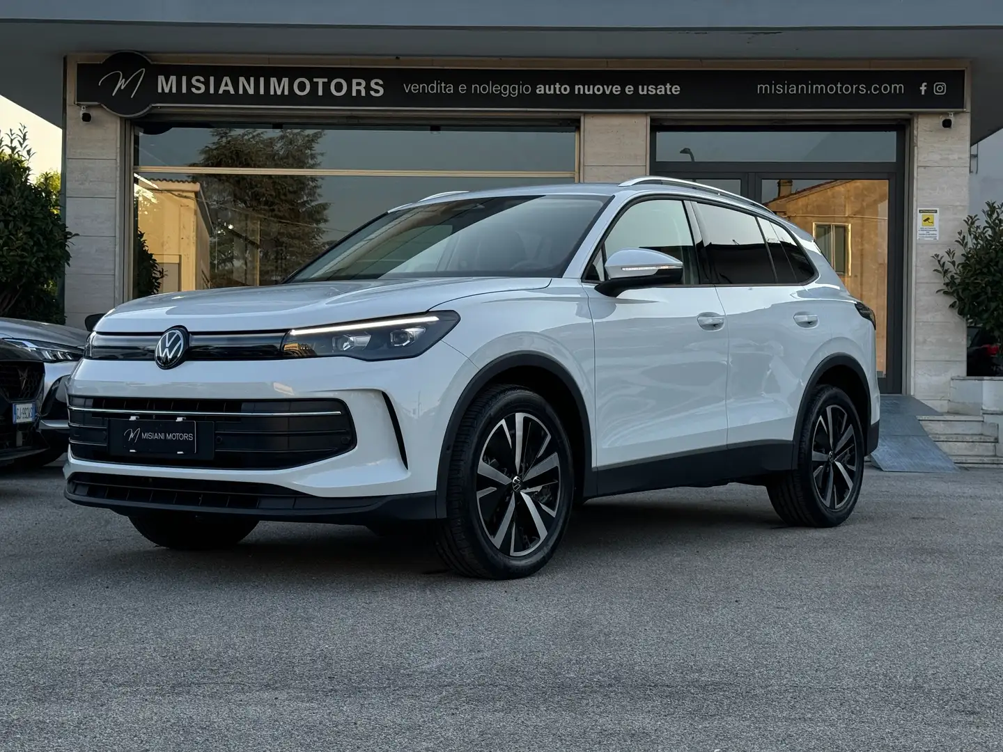 Volkswagen Tiguan 2.0 tdi Edition Plus e R-Line 150cv dsg Bianco - 2