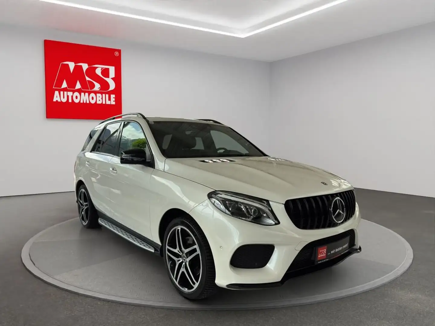 Mercedes-Benz GLE 350 d 4Matic *AMG*AHK*NIGHT PAKET* Weiß - 1