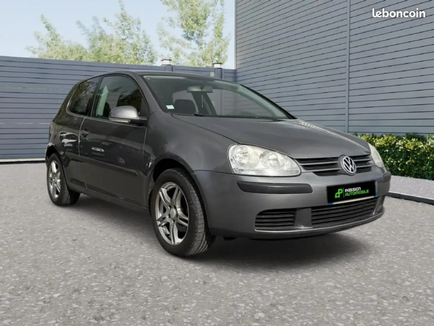 Volkswagen Golf V ESSENCE Gris - 1