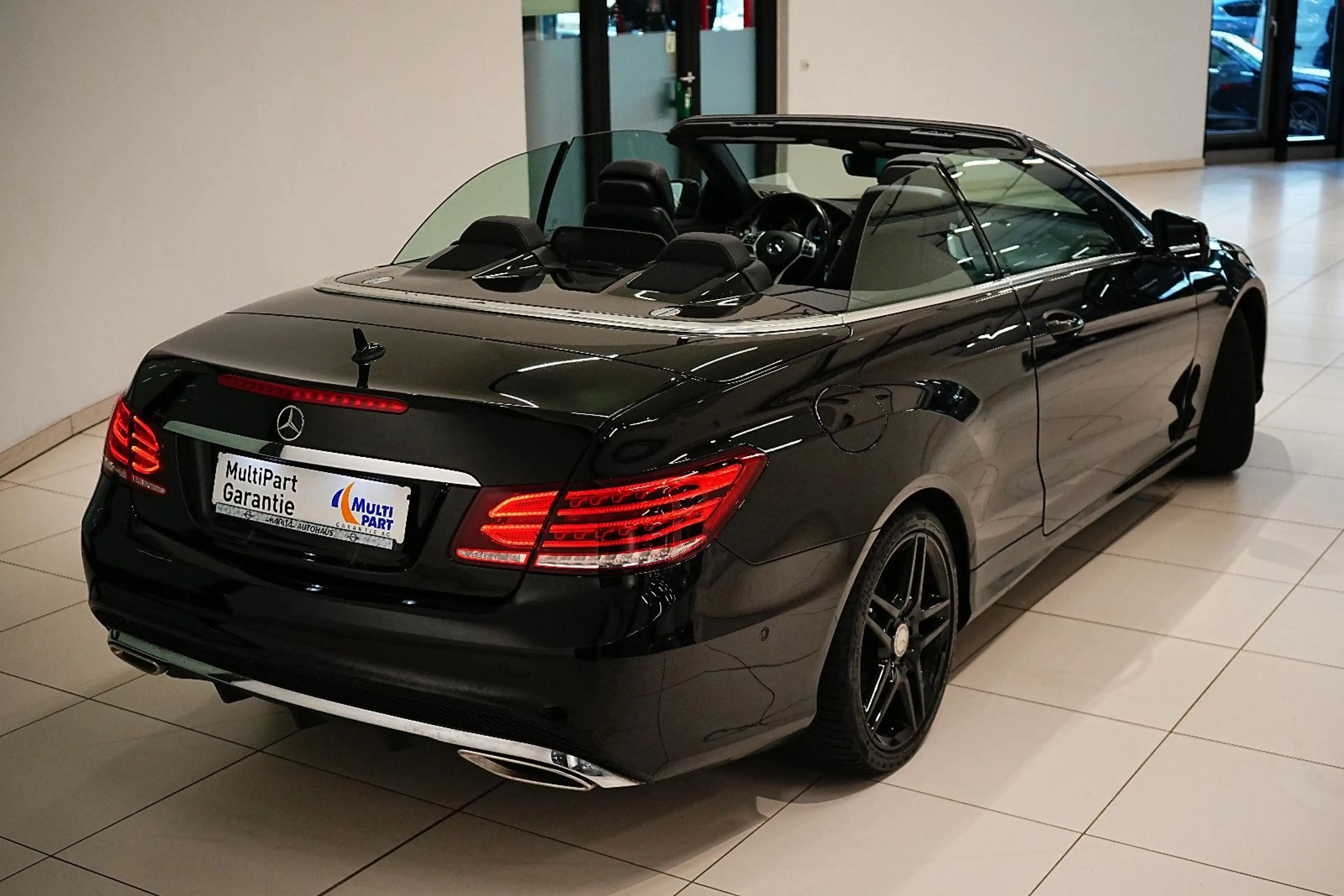 Mercedes-Benz E 220 d CABRIO|AMG-PAKET|NAVI|LEDER|XENON|PDC|F1 — photo 6