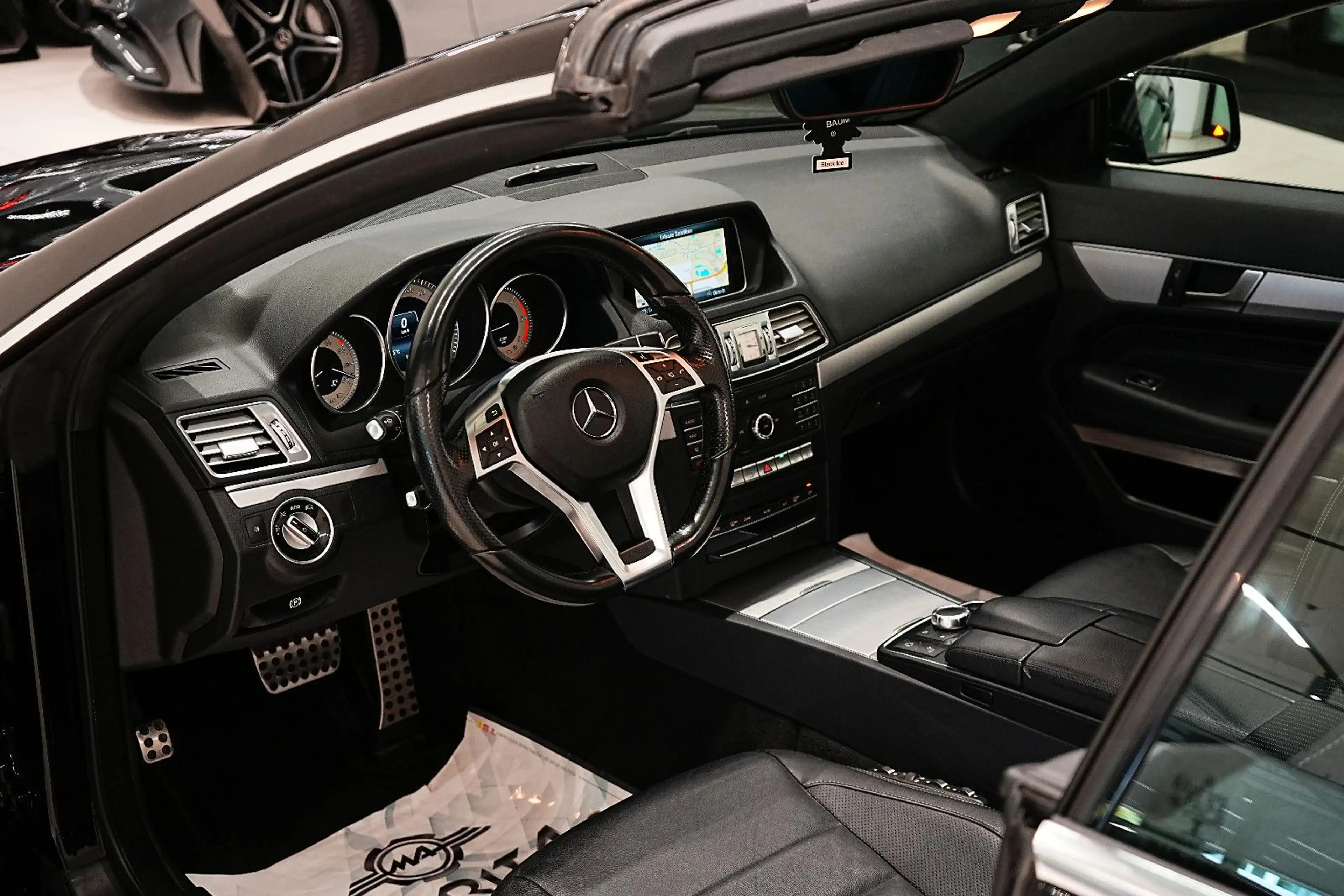 Mercedes-Benz E 220 d CABRIO|AMG-PAKET|NAVI|LEDER|XENON|PDC|F1 — photo 3