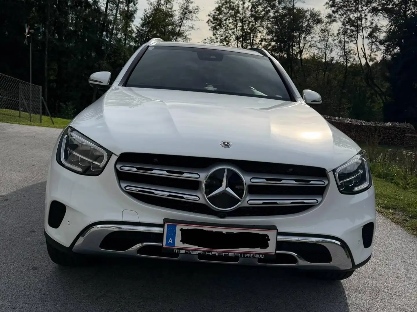 Mercedes-Benz GLC 300 GLC 300 e PHEV 4Matic Weiß - 2