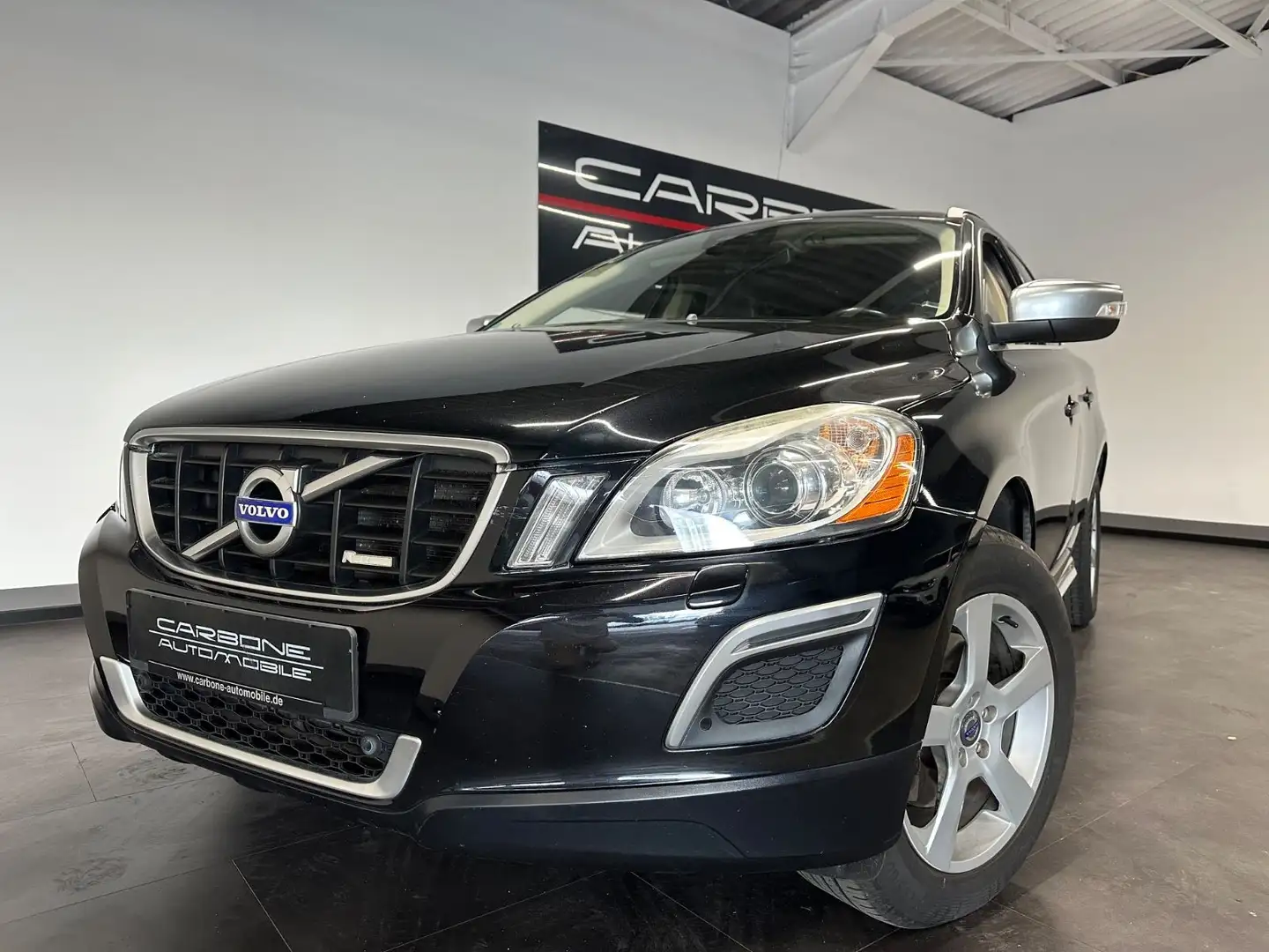 Volvo XC60 Allrad Automatik**R-Design+AHK** Schwarz - 1