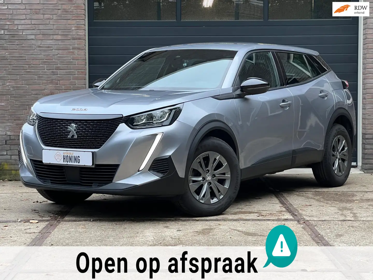Peugeot 2008 Peugeot 2008 Active 130pk | Carplay/AndroidAuto | Zilver - 1
