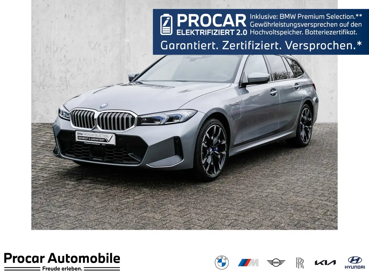 BMW 330 e xDrive Touring M-Sport AHK Pano DA Pro PA+ Grijs - 1