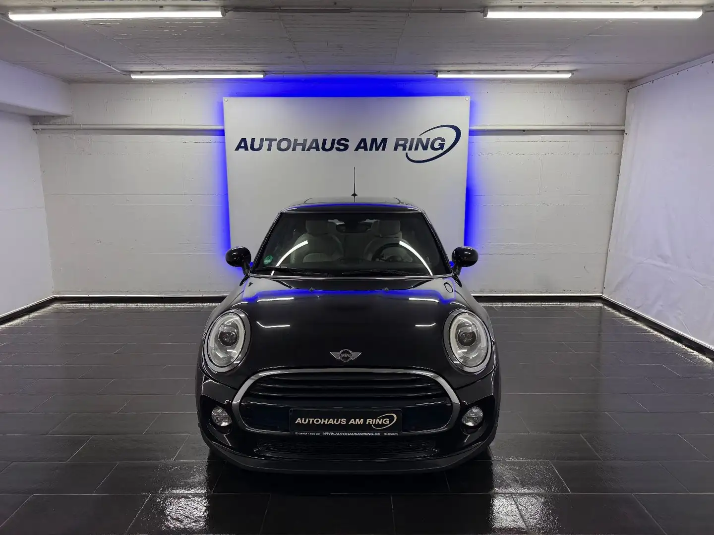 MINI Cooper Aut. LEDER PANO NAVI LED CAM 2xPDC SZHZ Schwarz - 1