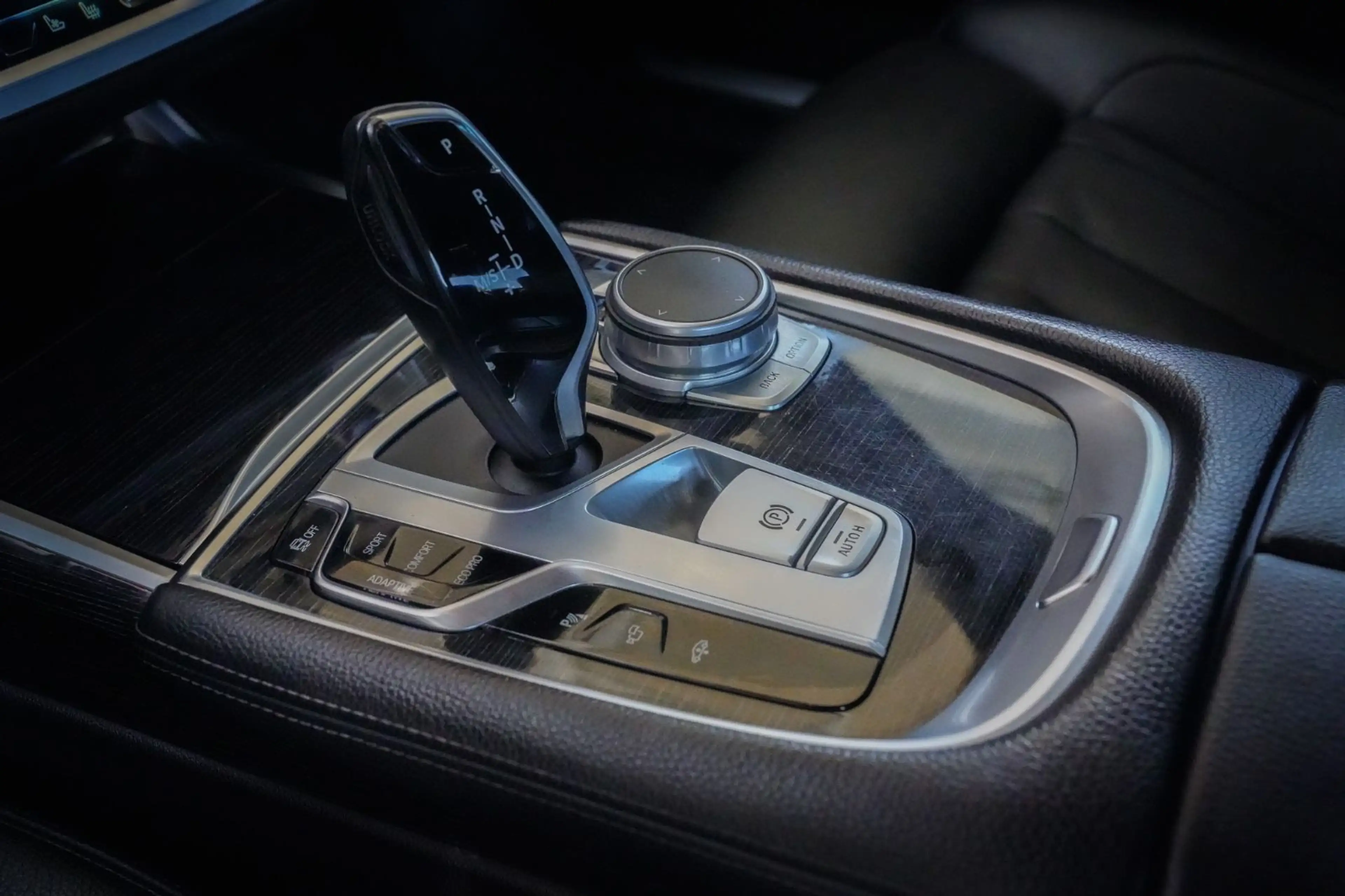 BMW 740 d xDrive *Lückenlos Scheckheft BMW* — photo 13