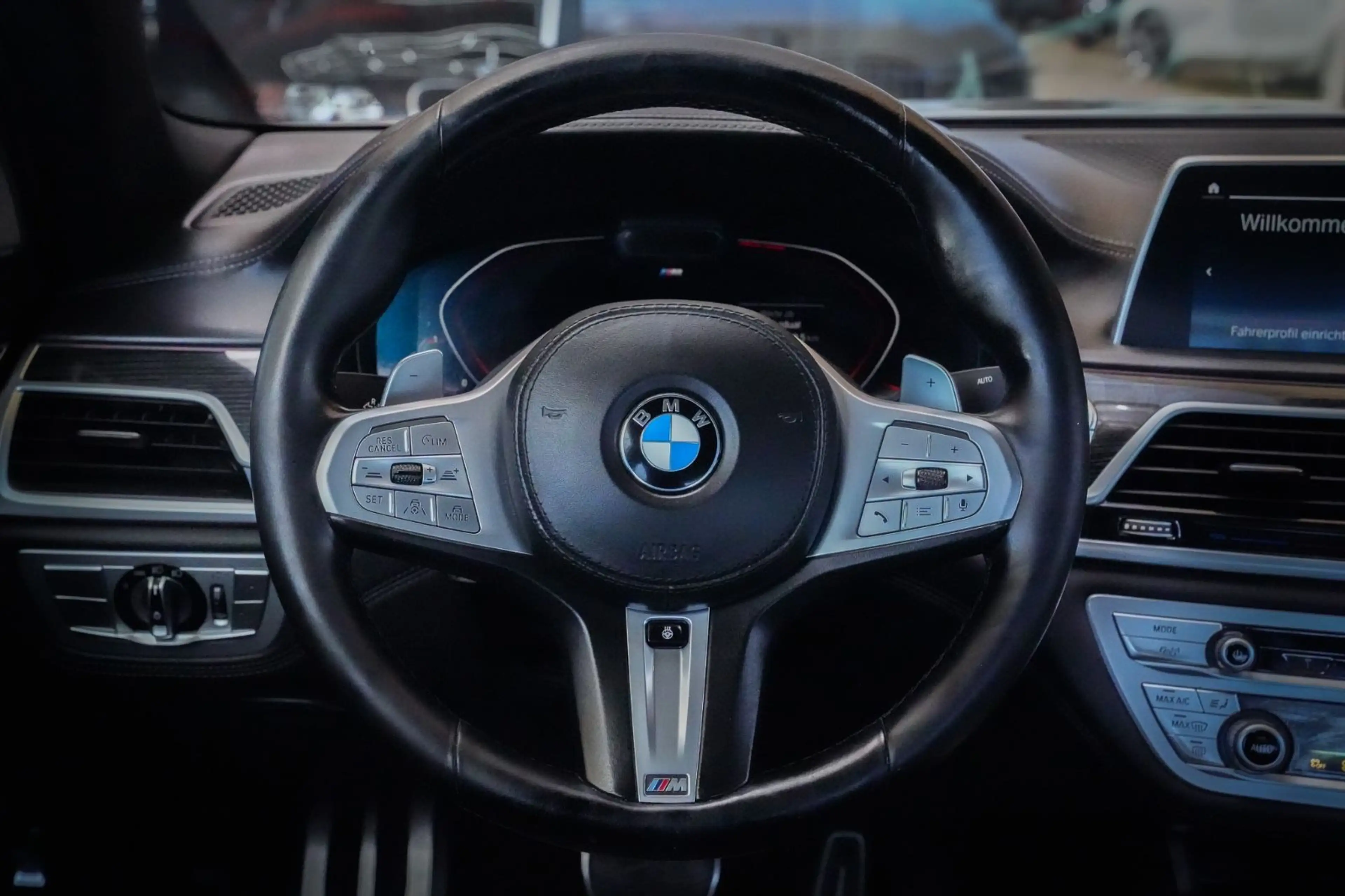 BMW 740 d xDrive *Lückenlos Scheckheft BMW* — photo 2