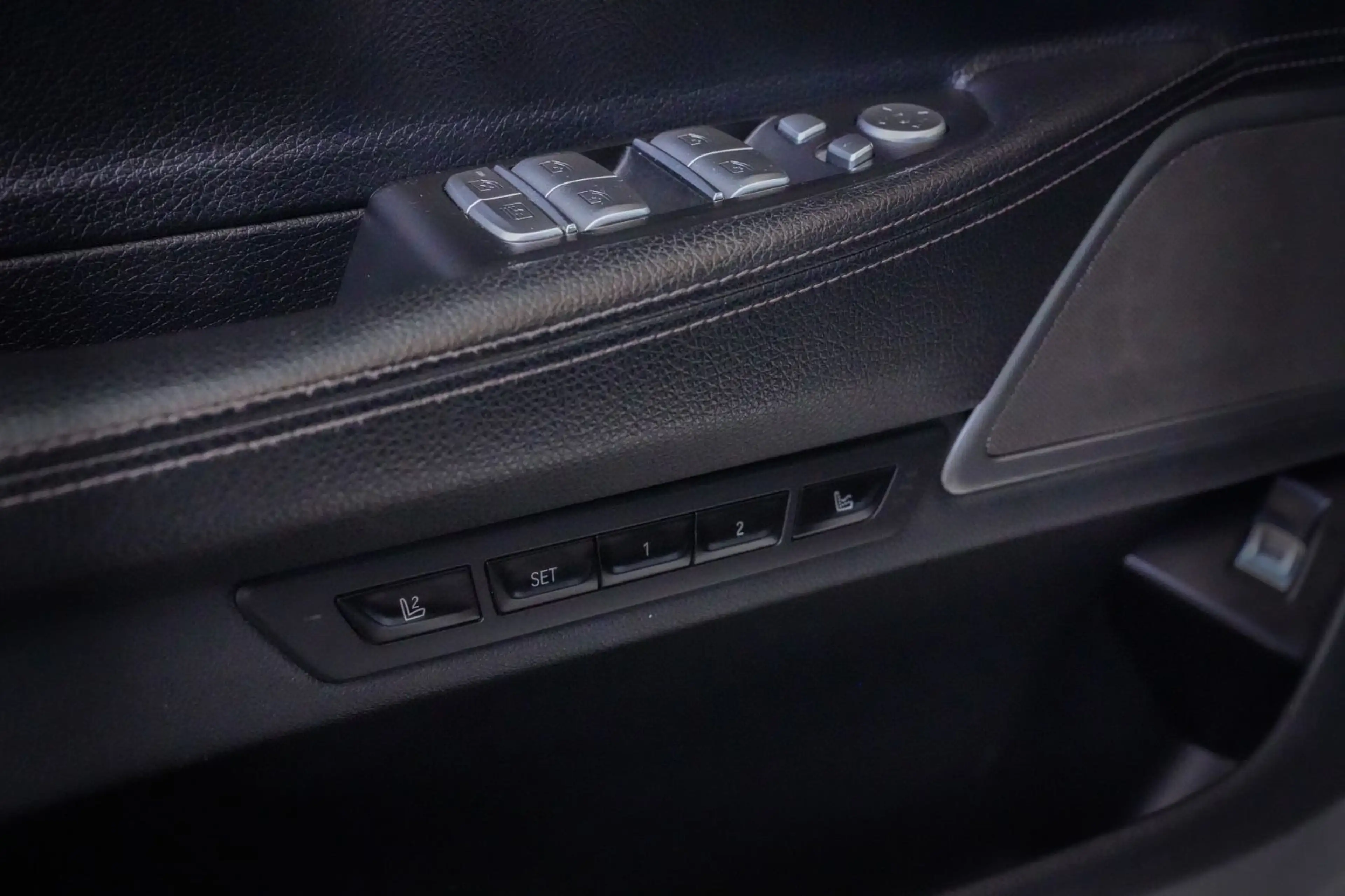 BMW 740 d xDrive *Lückenlos Scheckheft BMW* — photo 15