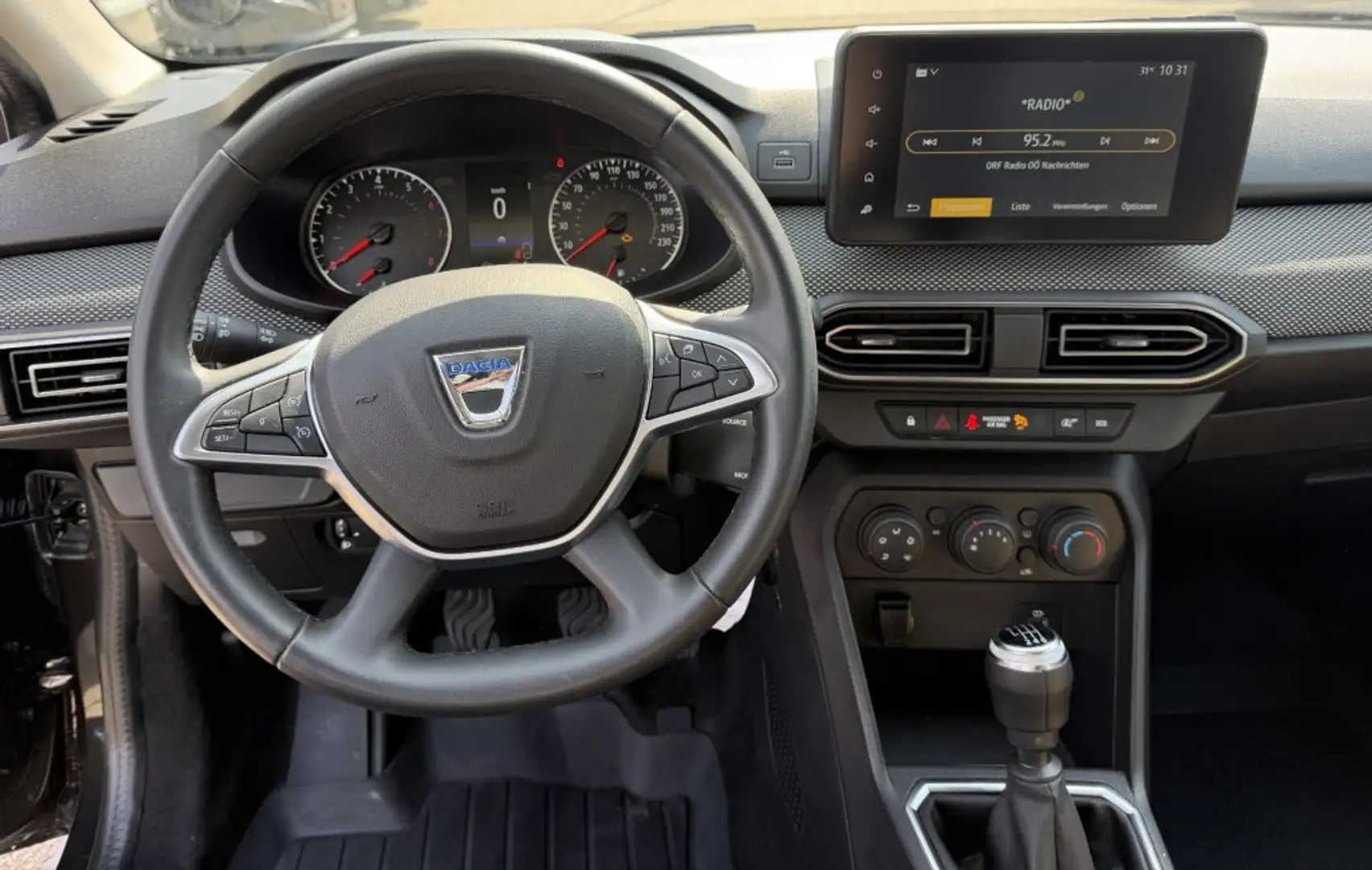 Dacia Jogger Comfort TCe 110 Comfort Schwarz - 2