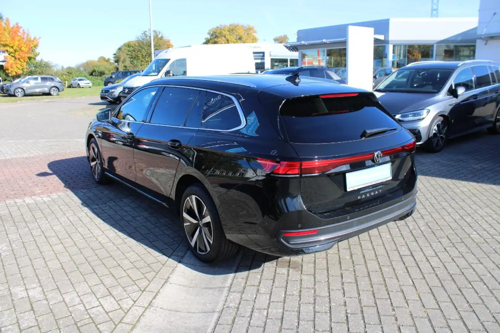 Volkswagen Passat Business Schwarz - 2