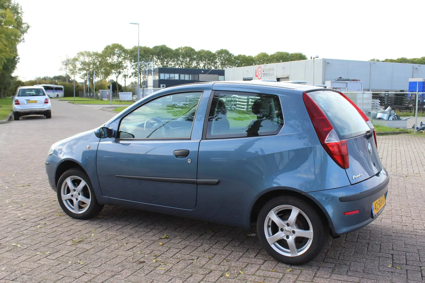 Fiat Punto 1.4-16V Young AIRCO nap nette auto goed onderhoude Bleu - 2