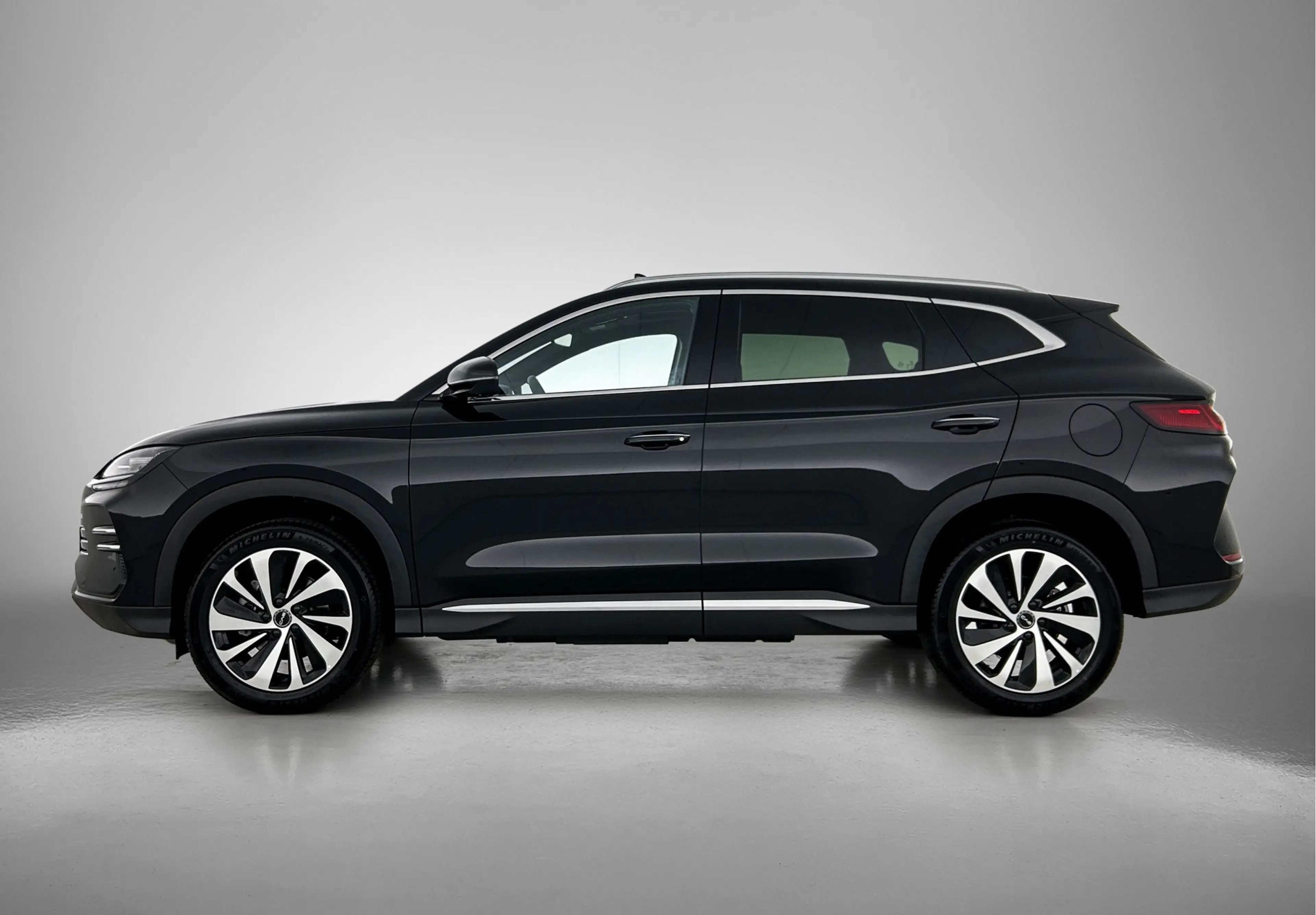 BYD Seal U 1.5 DM-i FWD Boost | 80 KM EV Range | BYD Dealer — photo 3