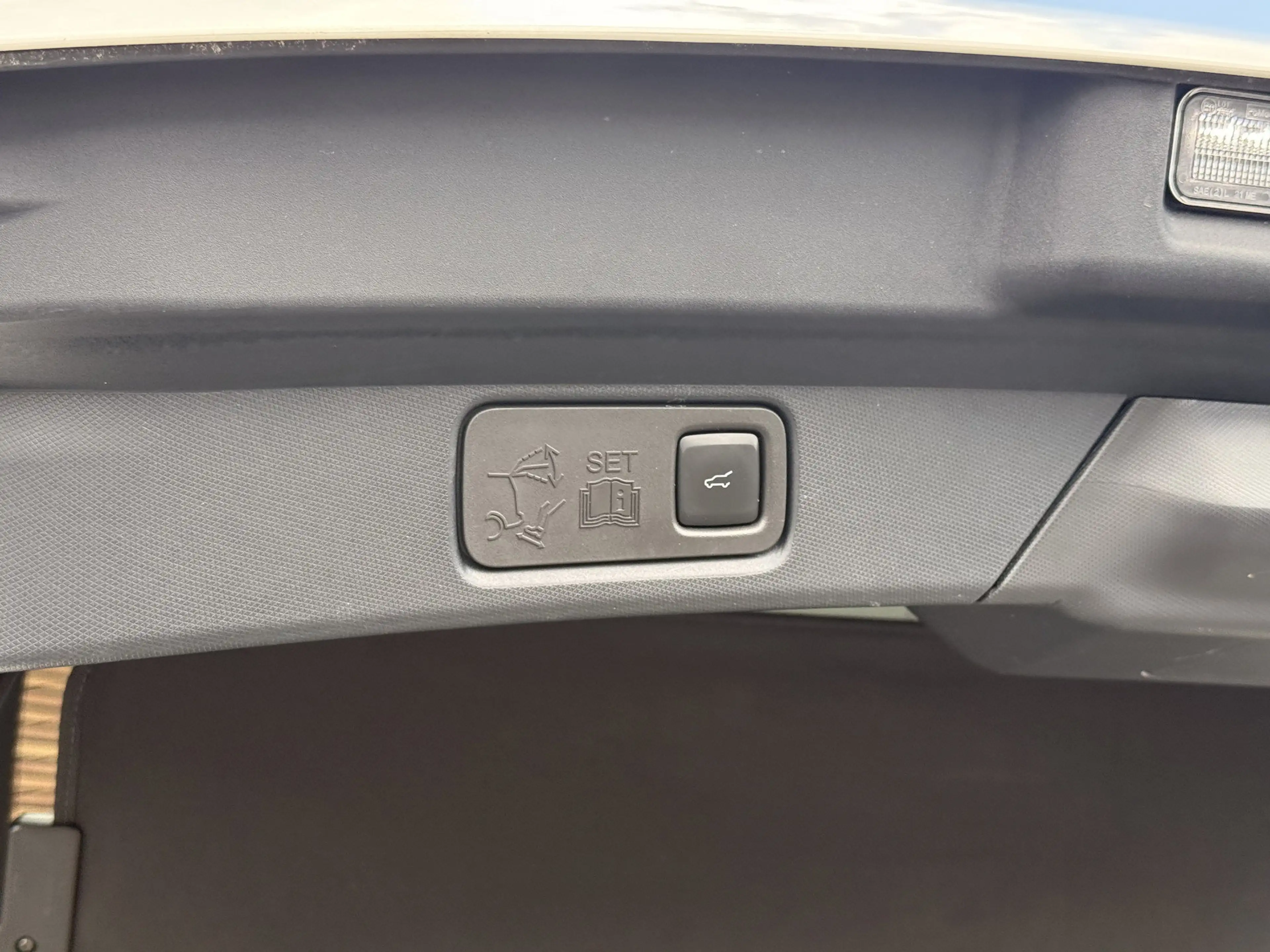 Ford Mustang Mach-E Standerd Range 76 kWh, Pano — photo 22