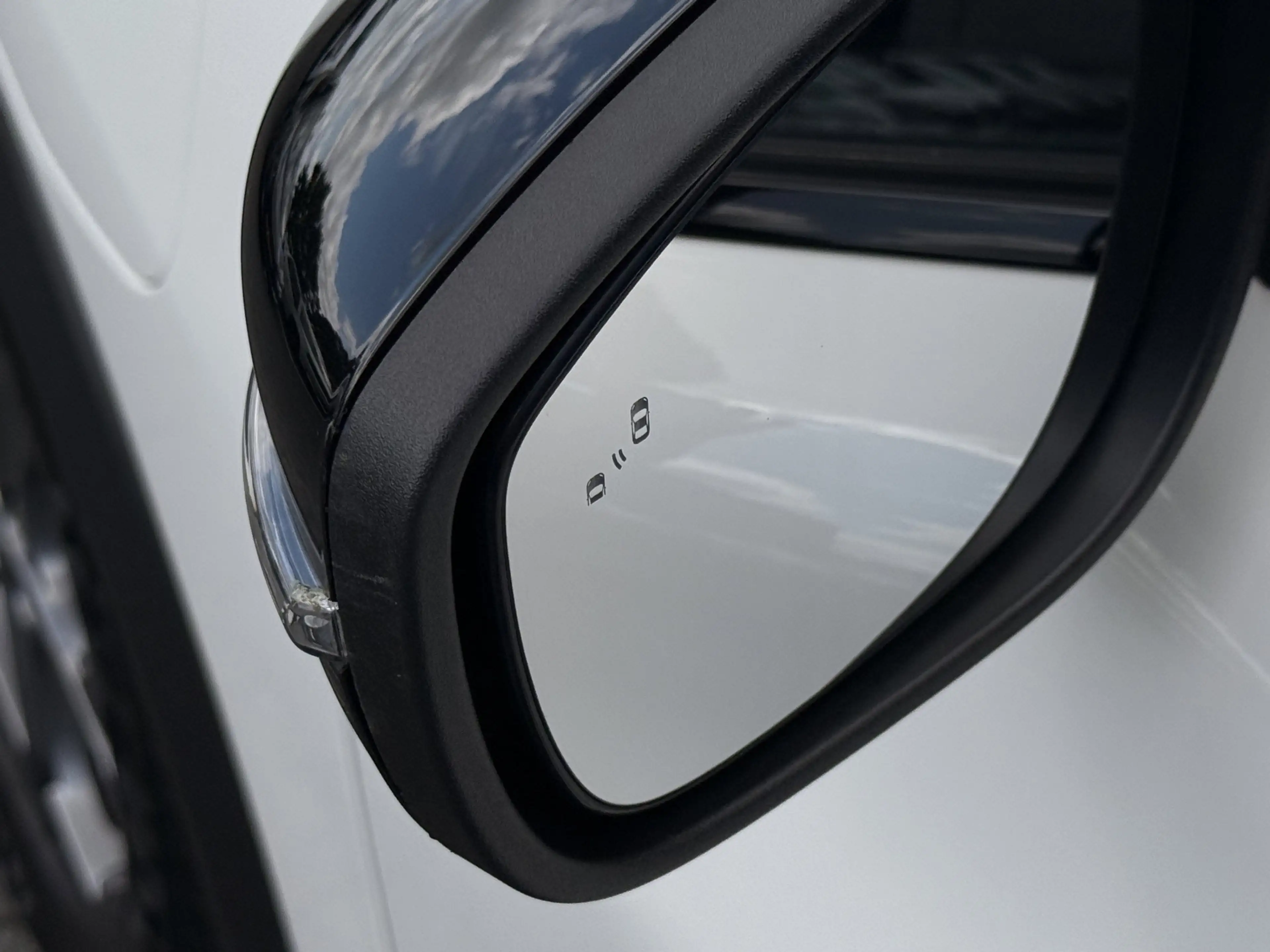 Ford Mustang Mach-E Standerd Range 76 kWh, Pano — photo 14