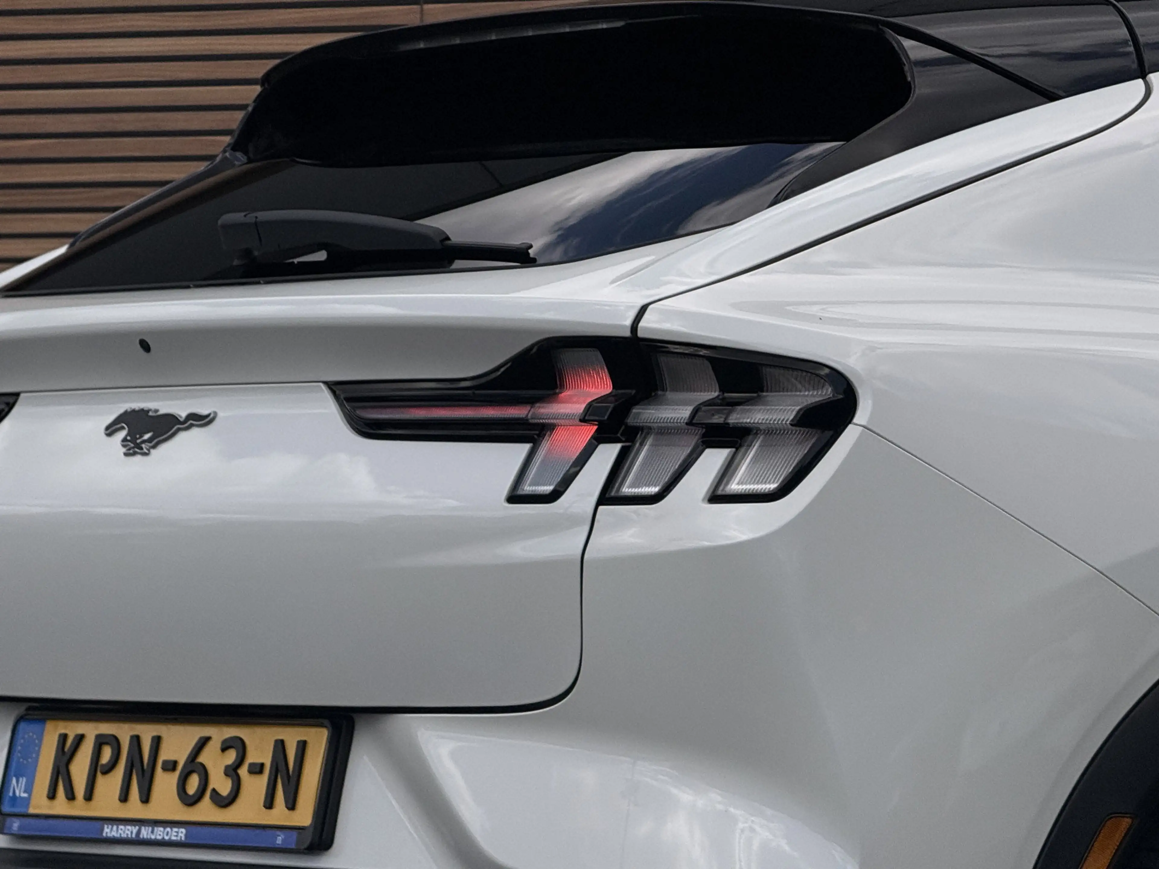 Ford Mustang Mach-E Standerd Range 76 kWh, Pano — photo 19