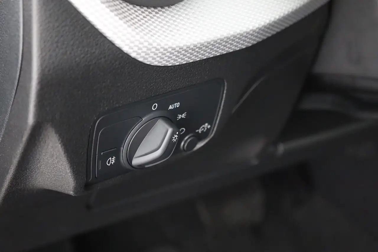 Audi Q2 1.5 TFSI LED App-Connect el. Heckklappe DAB, миниатюра 21
