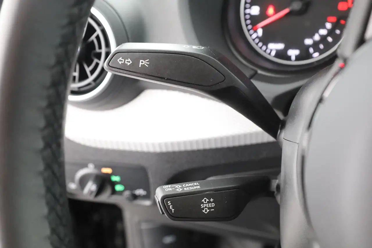 Audi Q2 1.5 TFSI LED App-Connect el. Heckklappe DAB, миниатюра 19