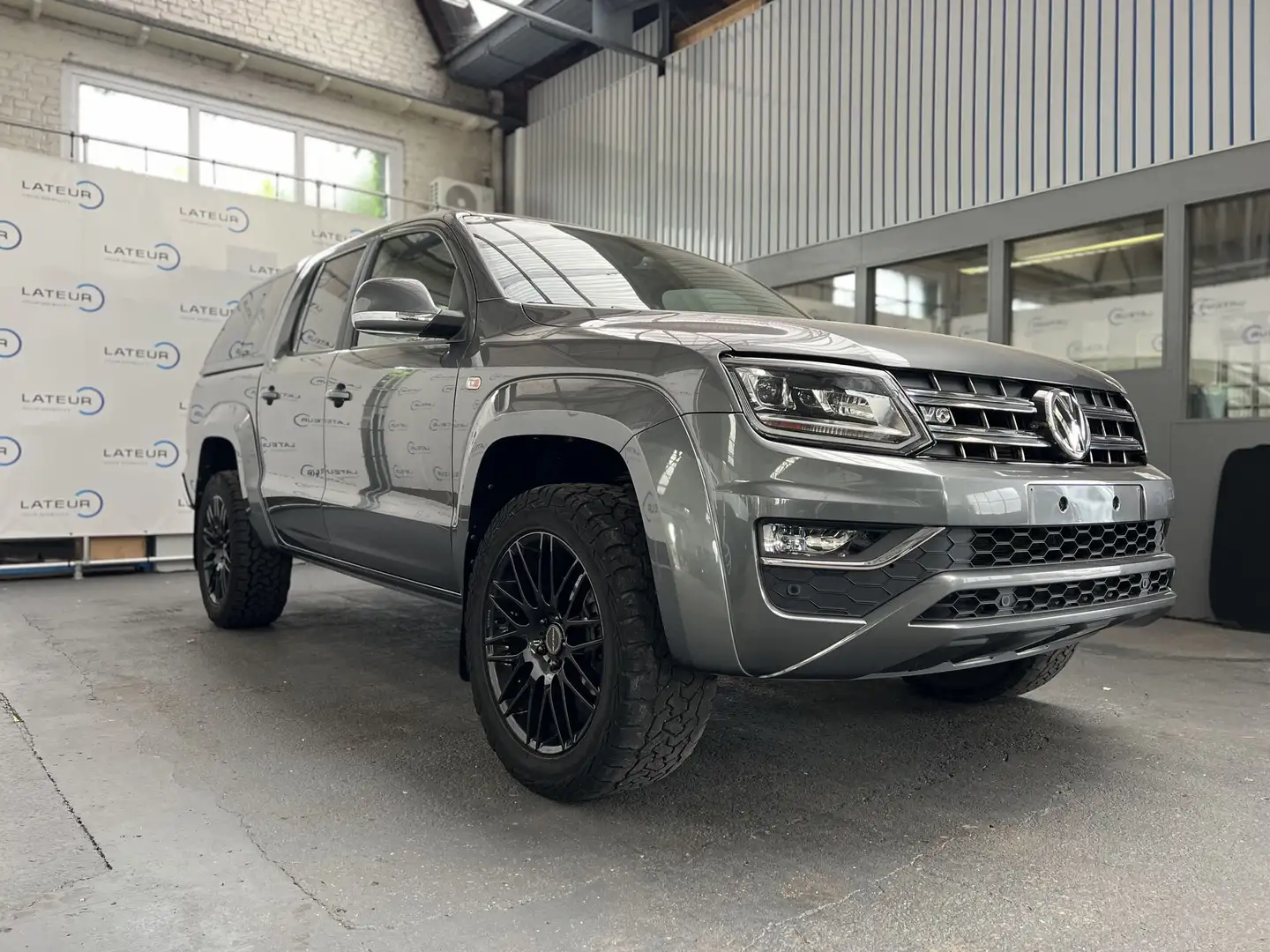 Volkswagen Amarok V6 TDI 4X4 Highline AUT - 2