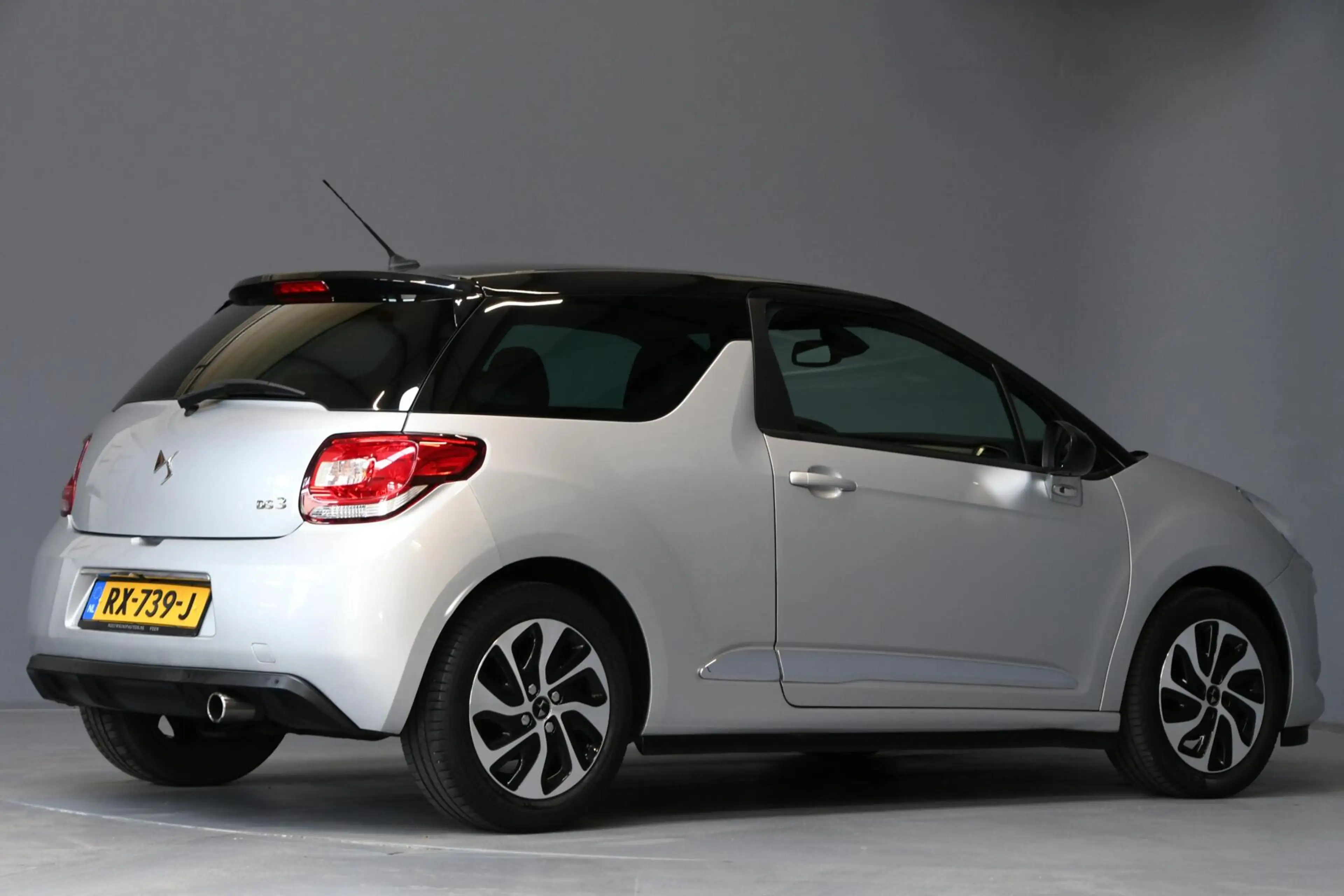 DS Automobiles DS 3 1.2 PureTech So Chic CAMERA | NAV | PDC — photo 7