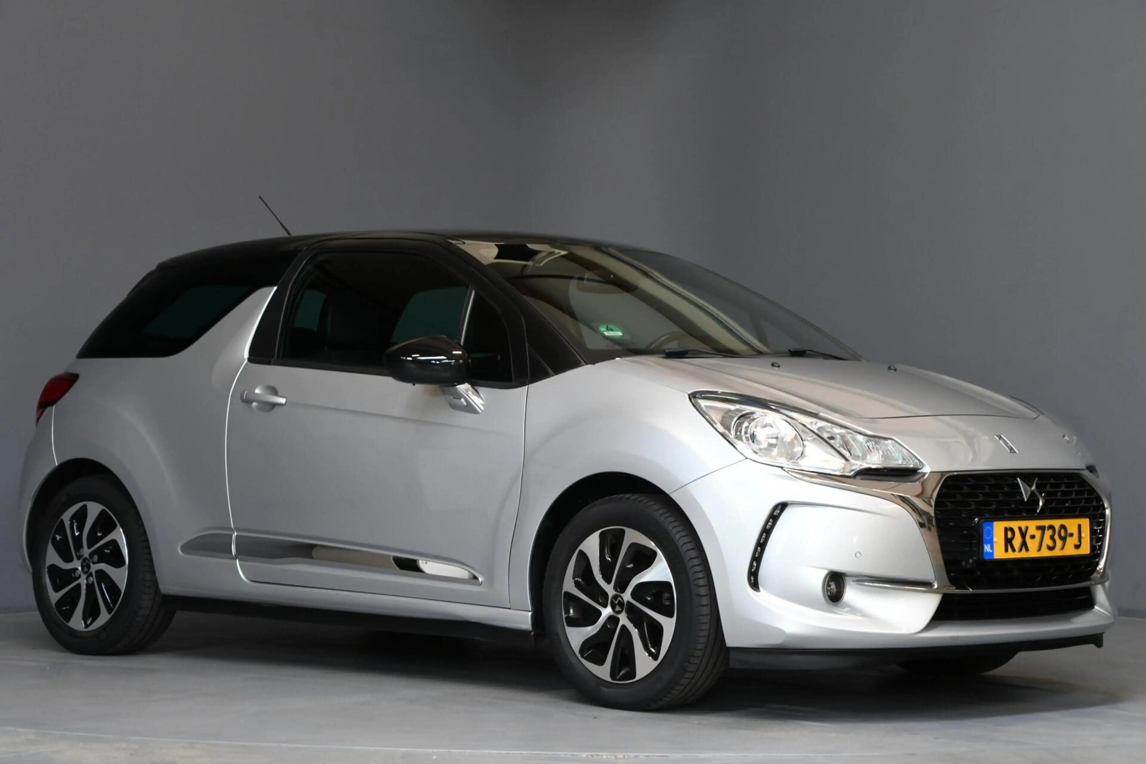 DS Automobiles DS 3 1.2 PureTech So Chic CAMERA | NAV | PDC — photo 4