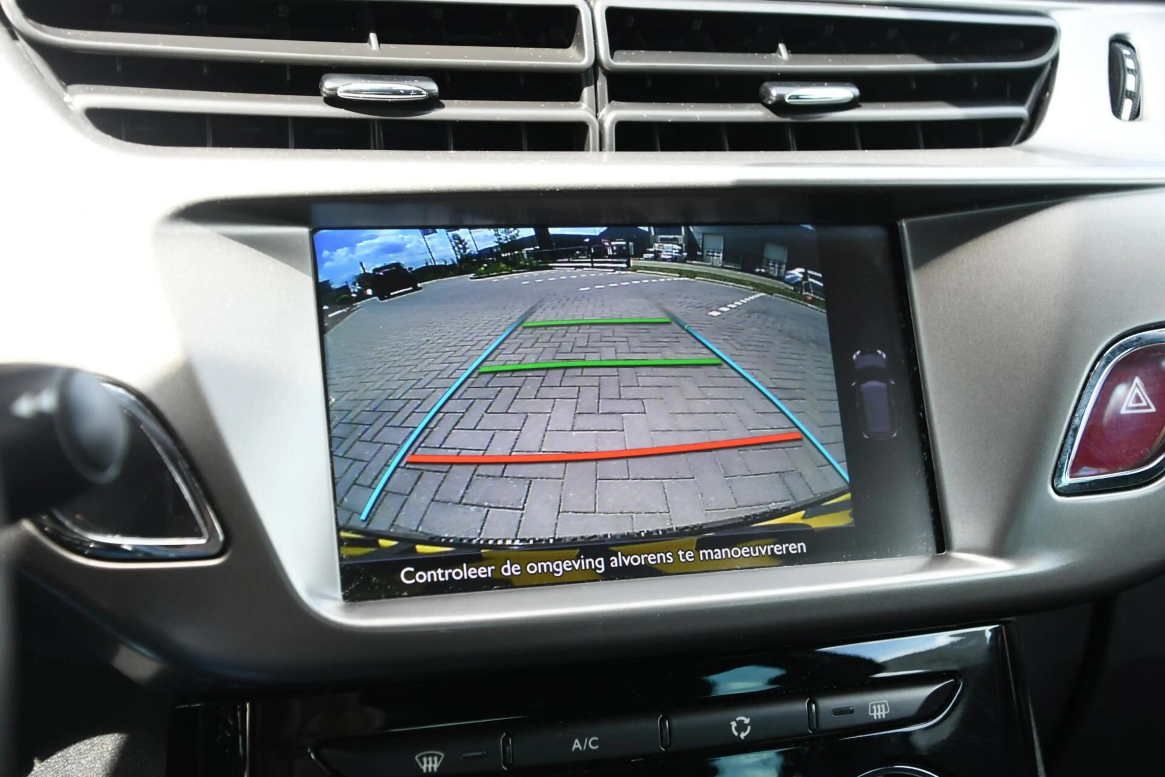DS Automobiles DS 3 1.2 PureTech So Chic CAMERA | NAV | PDC — photo 19