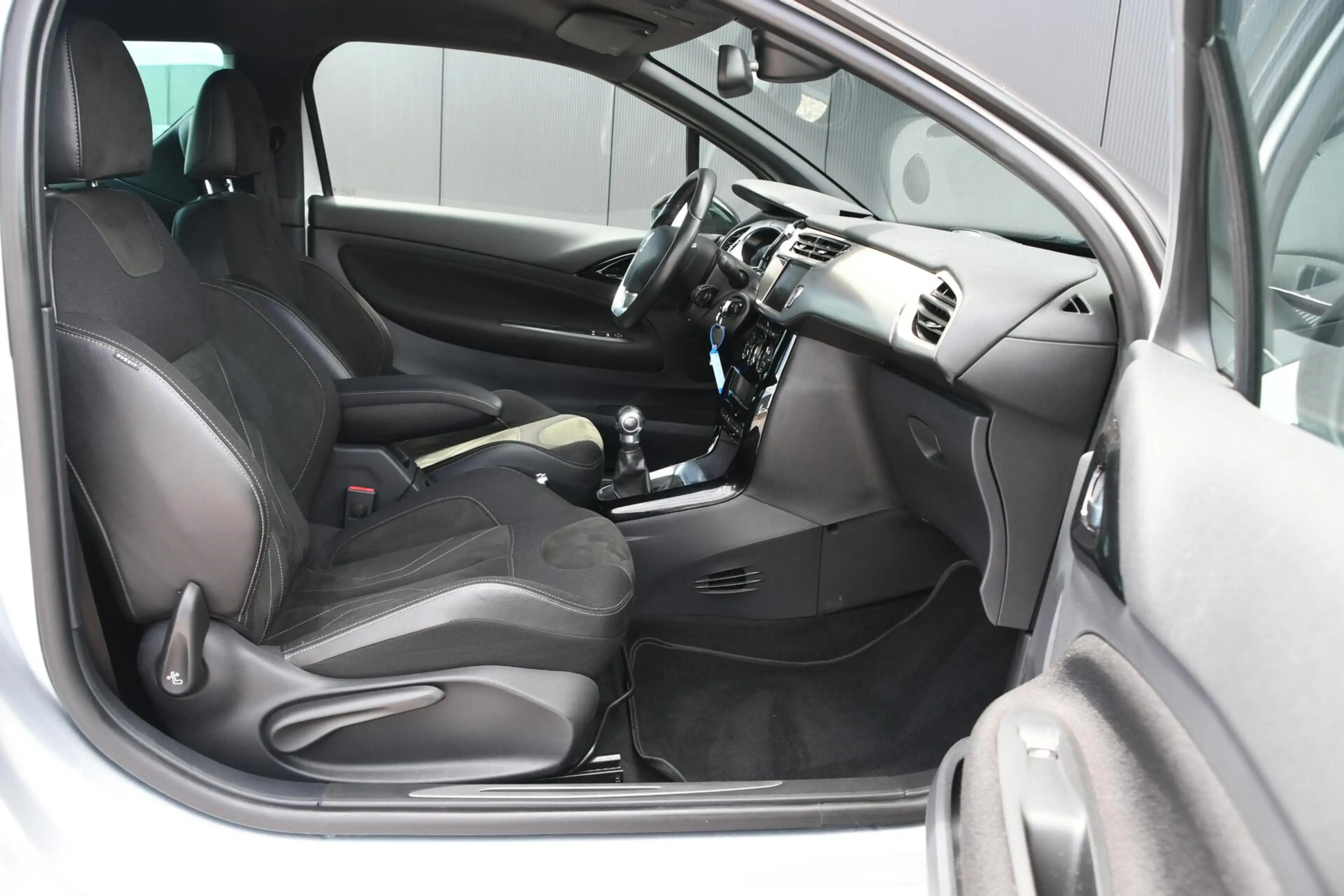 DS Automobiles DS 3 1.2 PureTech So Chic CAMERA | NAV | PDC — photo 11