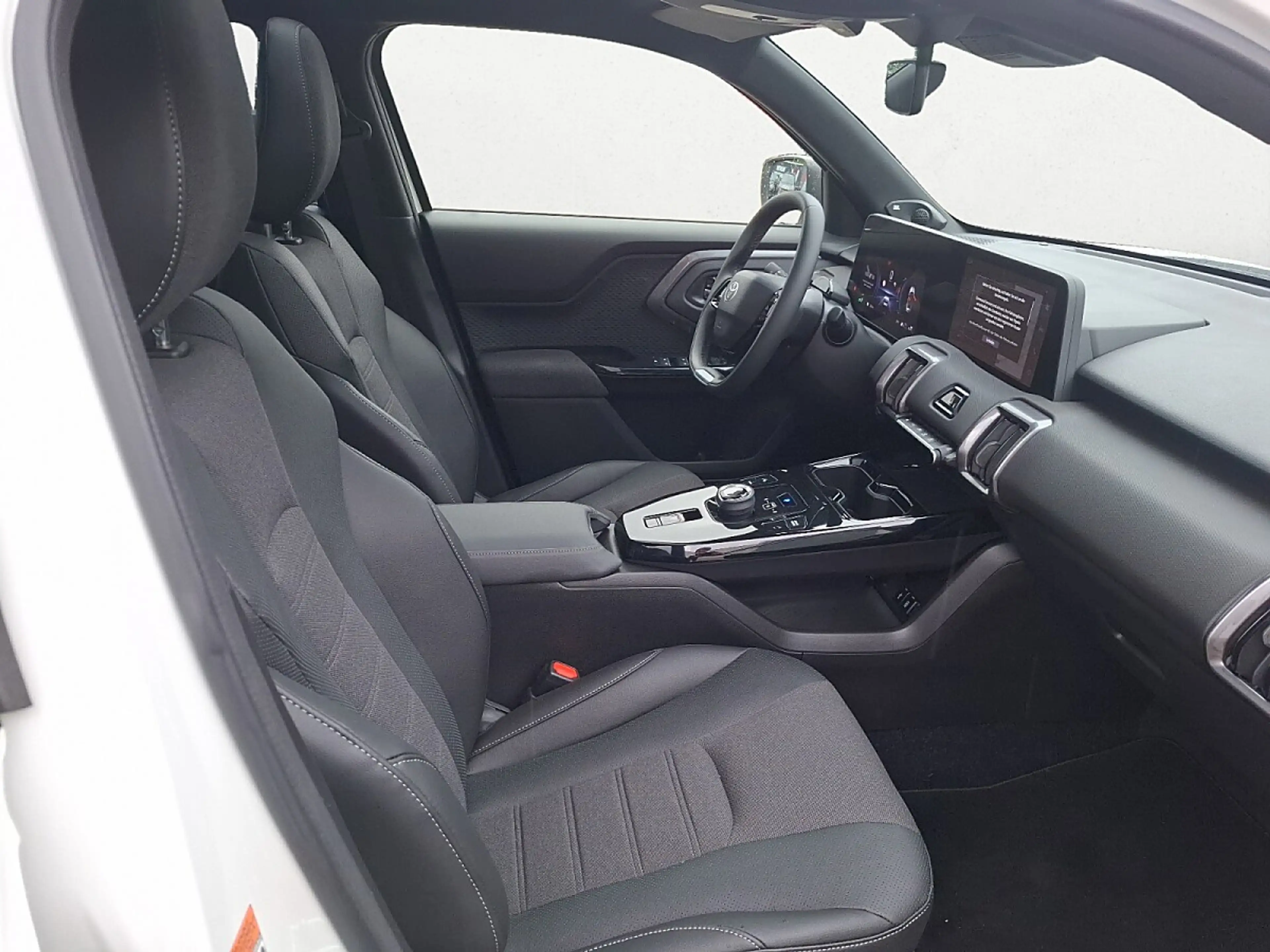 Toyota Urban Cruiser Elektro 61kWh Lounge | ab €37.090 — photo 12