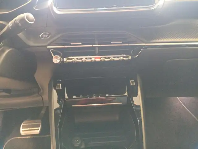 Peugeot 2008 view 14