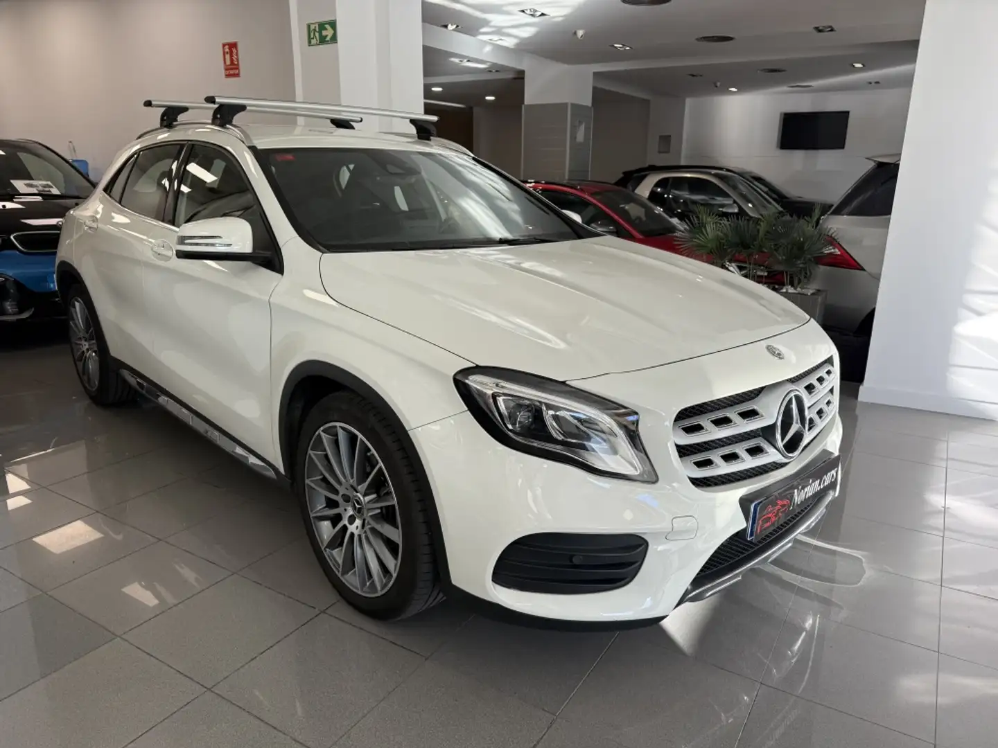 Mercedes-Benz GLA 200 200d 7G-DCT Bianco - 1