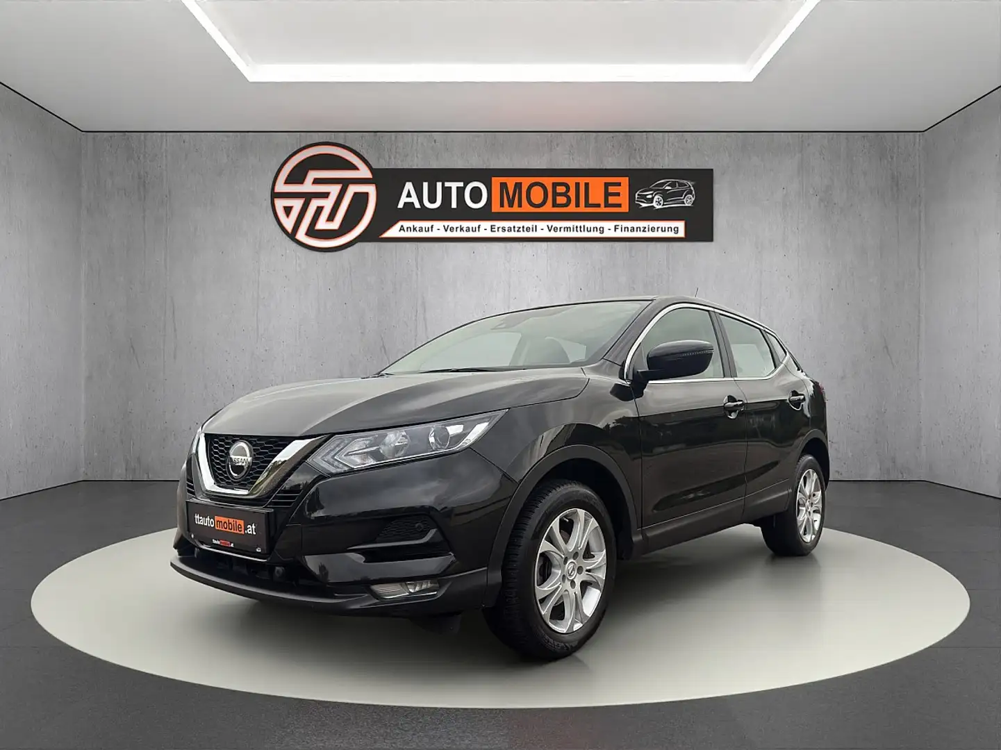 Nissan Qashqai 1,3 DIG-T Zama Zwart - 1