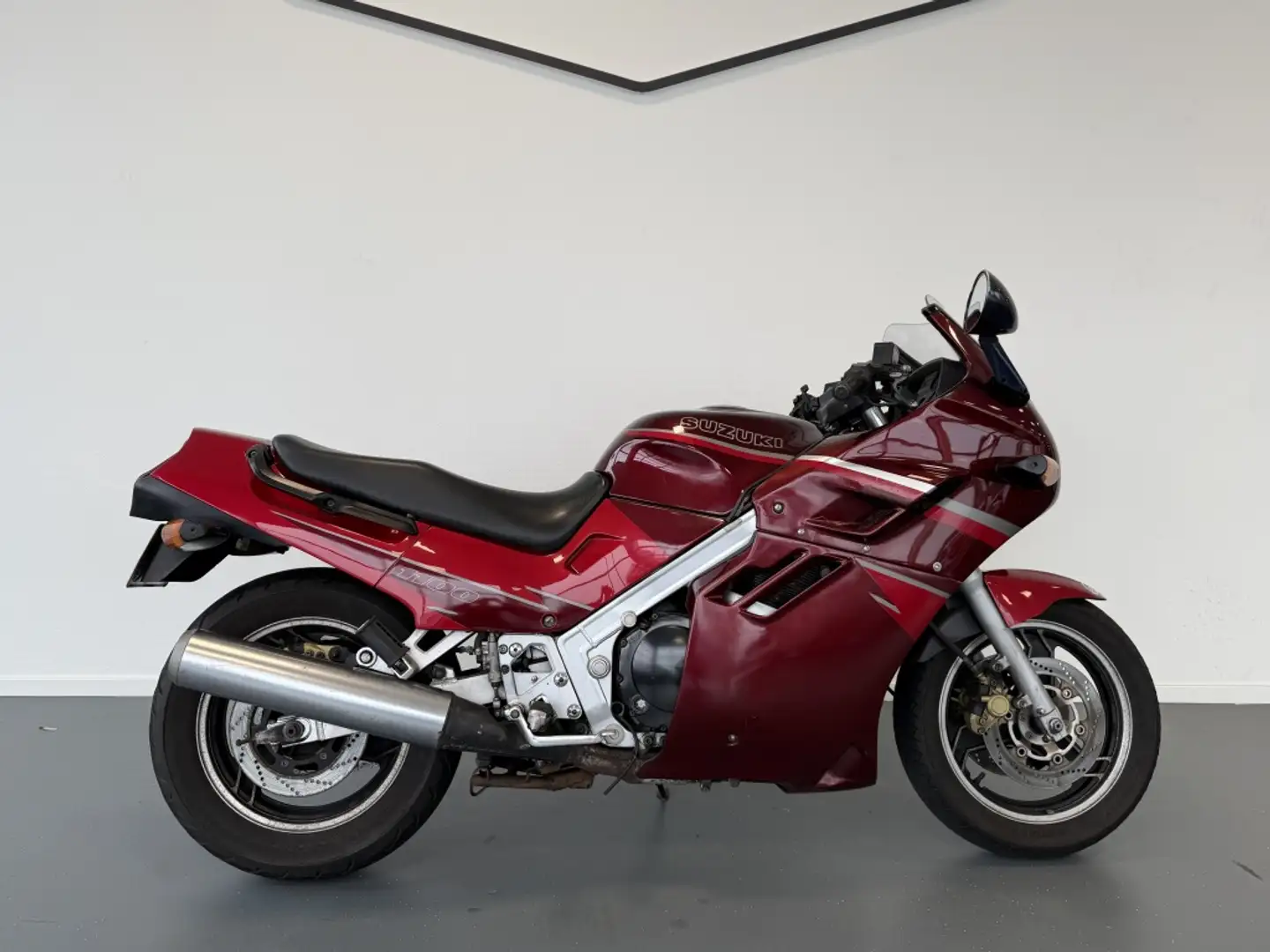 Suzuki GSX 1100 Tour F Rojo - 2