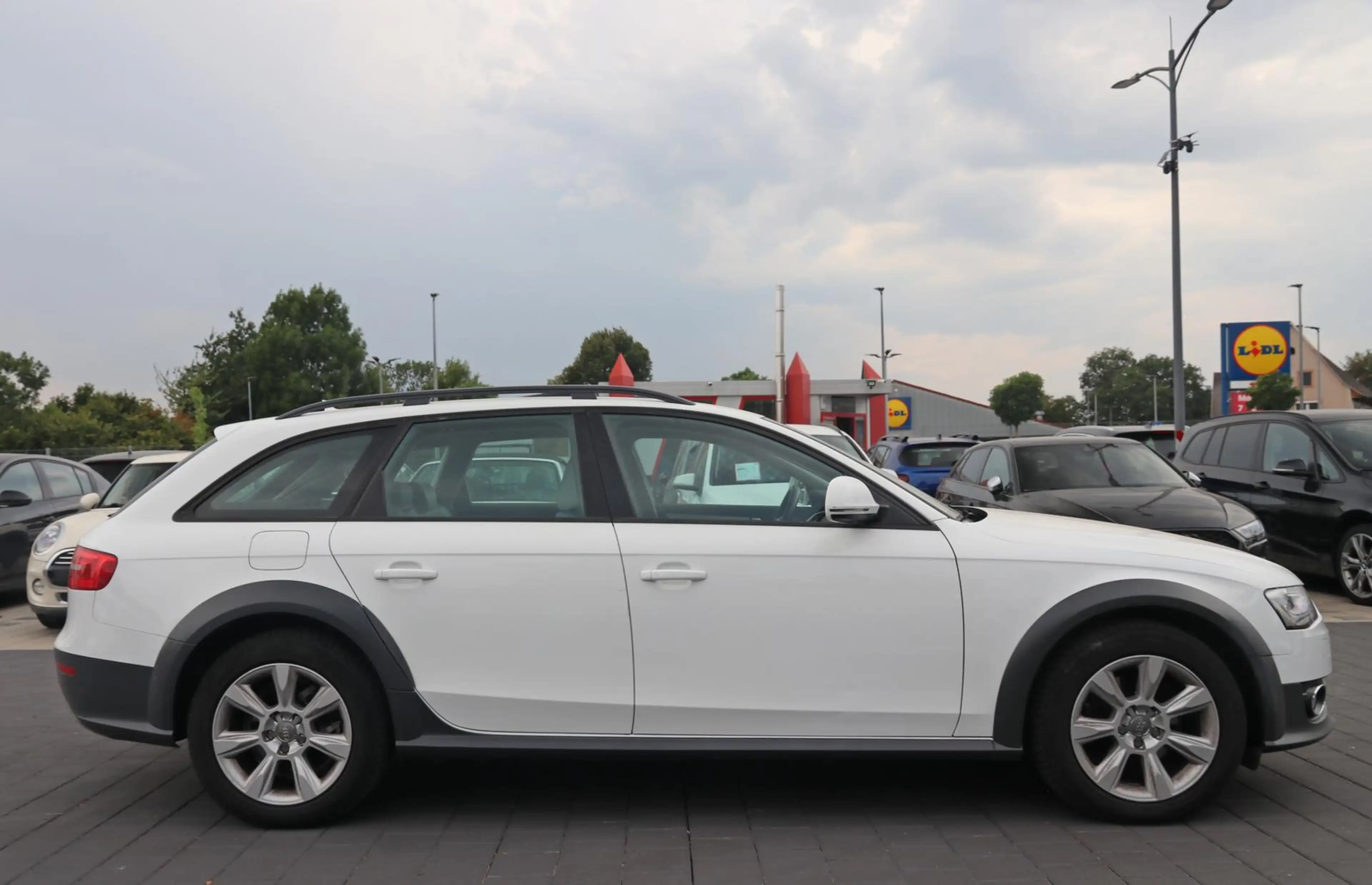 Audi A4 allroad 2.0 16V TDI 2.0 TDI (130kW) — photo 4