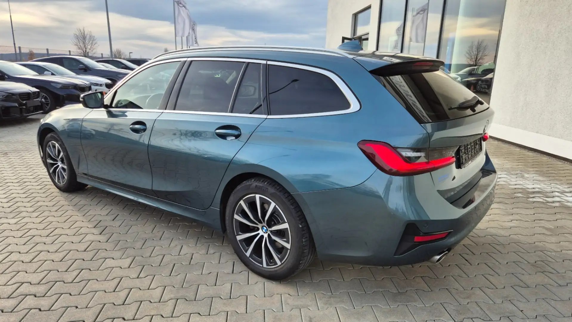 BMW 318 d Touring Aut. Advantage Navi Sportsitz AUT Bleu - 2