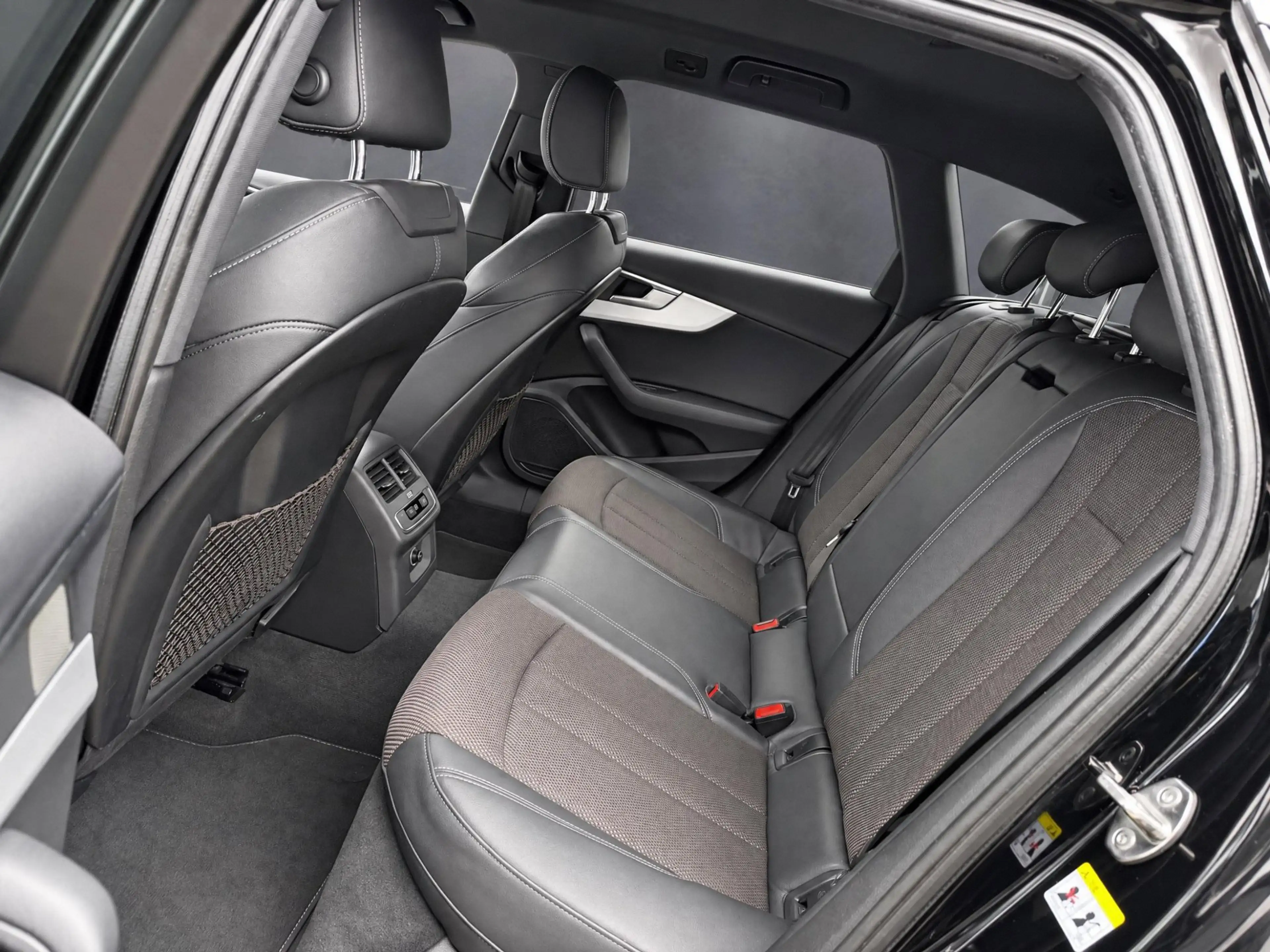 Audi A4 Avant 2.0 TFSI ultra Sport Pro Line S-Line met Led — photo 12