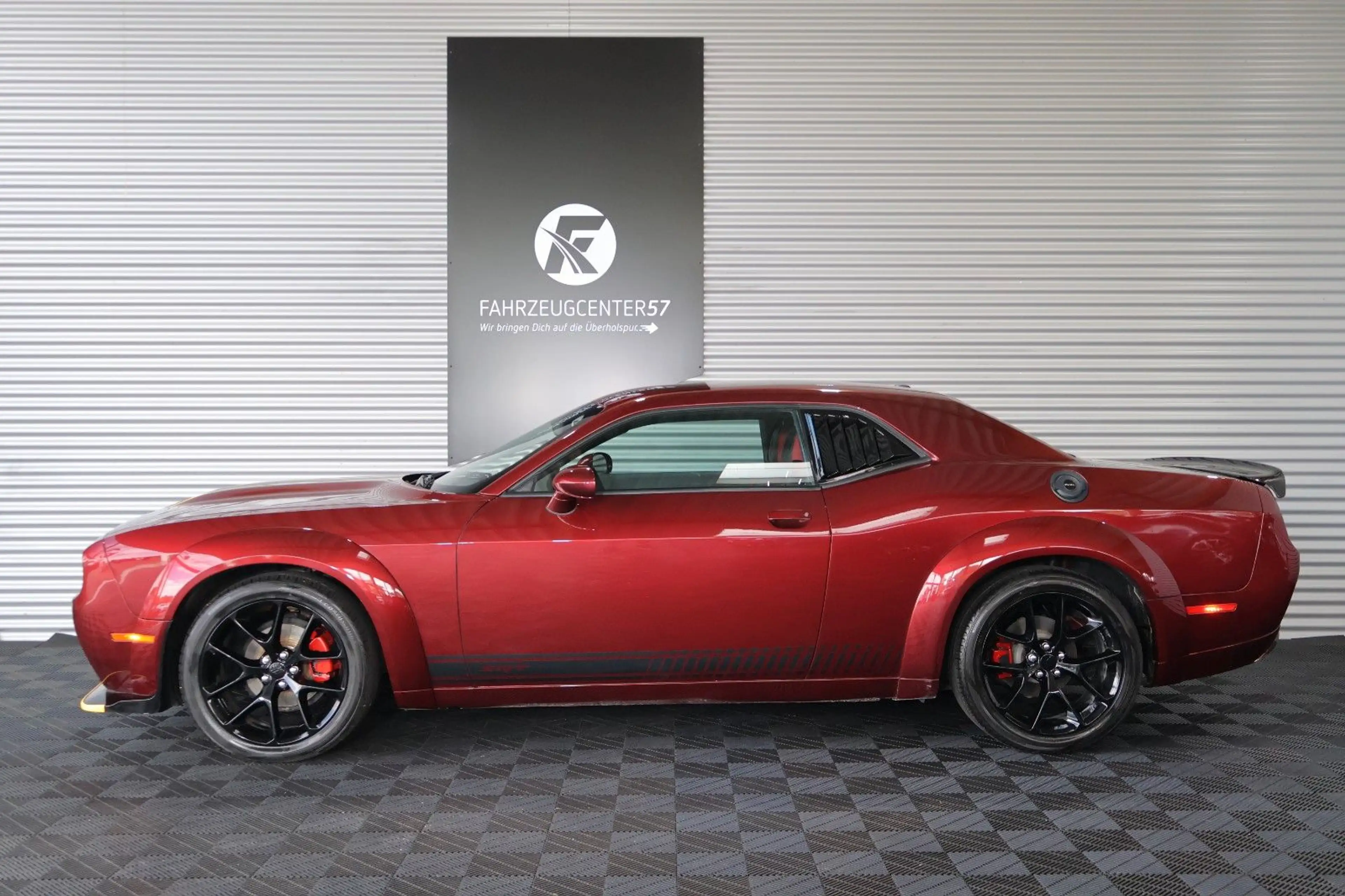 Dodge Challenger 3.6L SXT/KAMERA/CARPLAY/WIDEBODY — photo 2