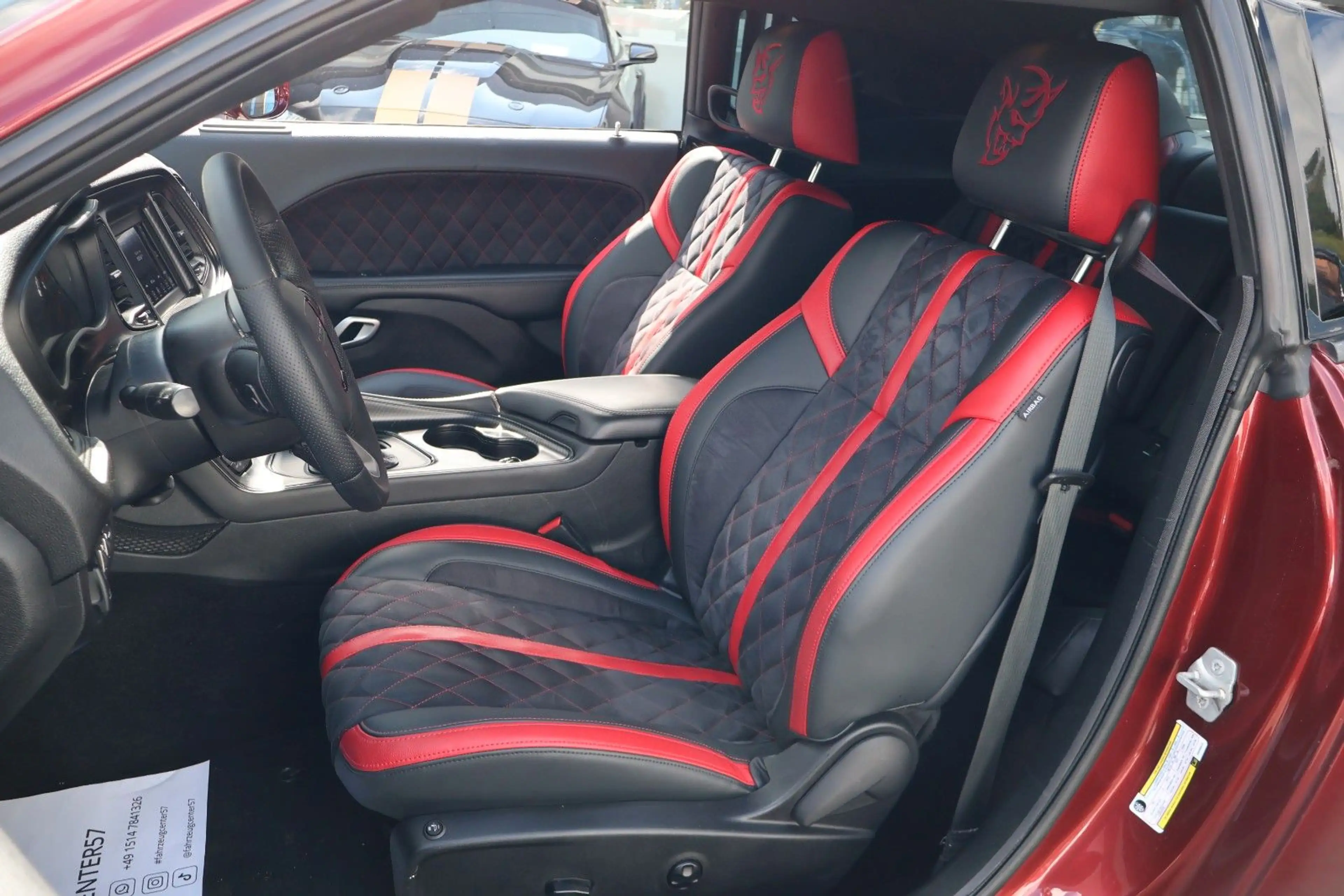 Dodge Challenger 3.6L SXT/KAMERA/CARPLAY/WIDEBODY — photo 10