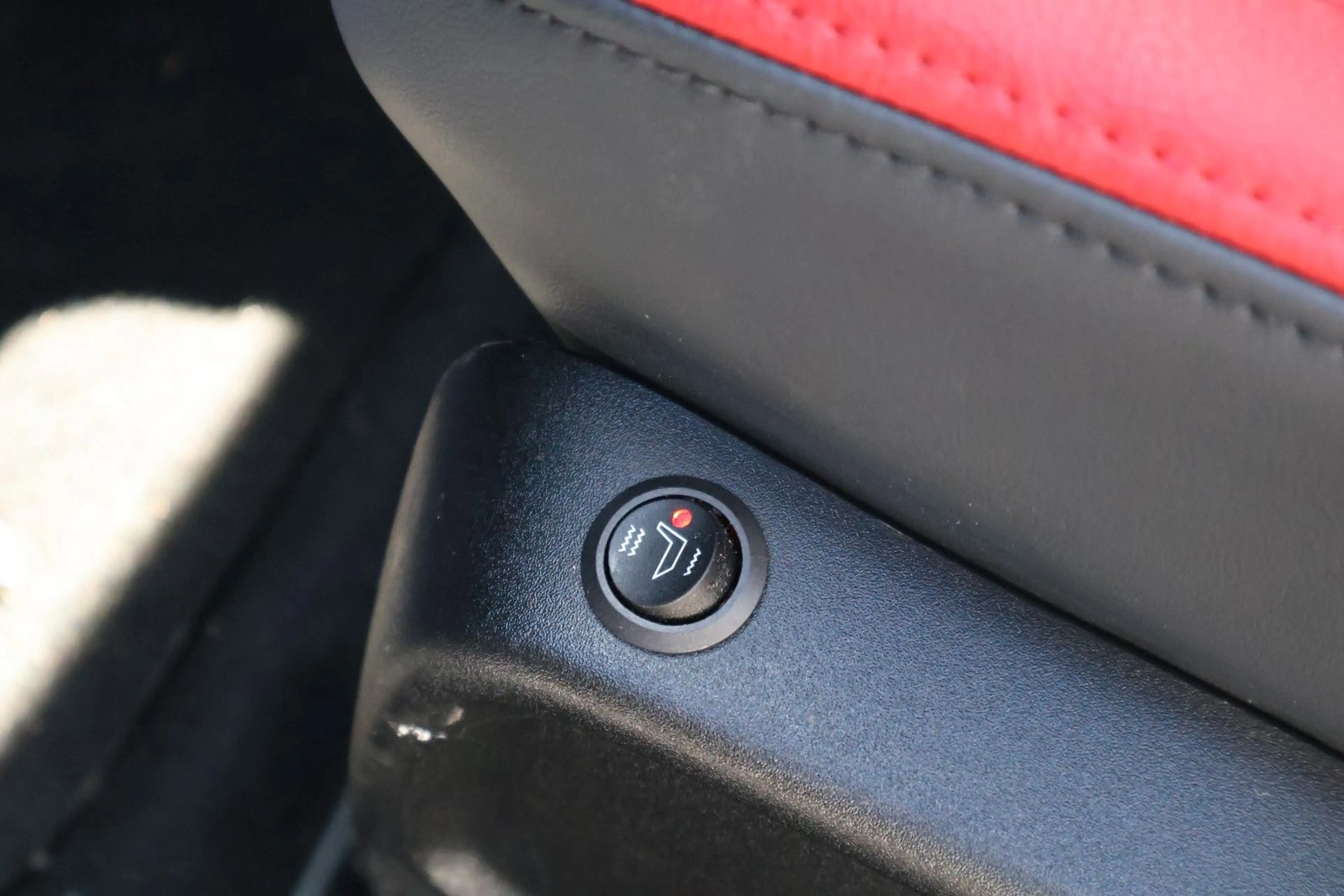 Dodge Challenger 3.6L SXT/KAMERA/CARPLAY/WIDEBODY — photo 11