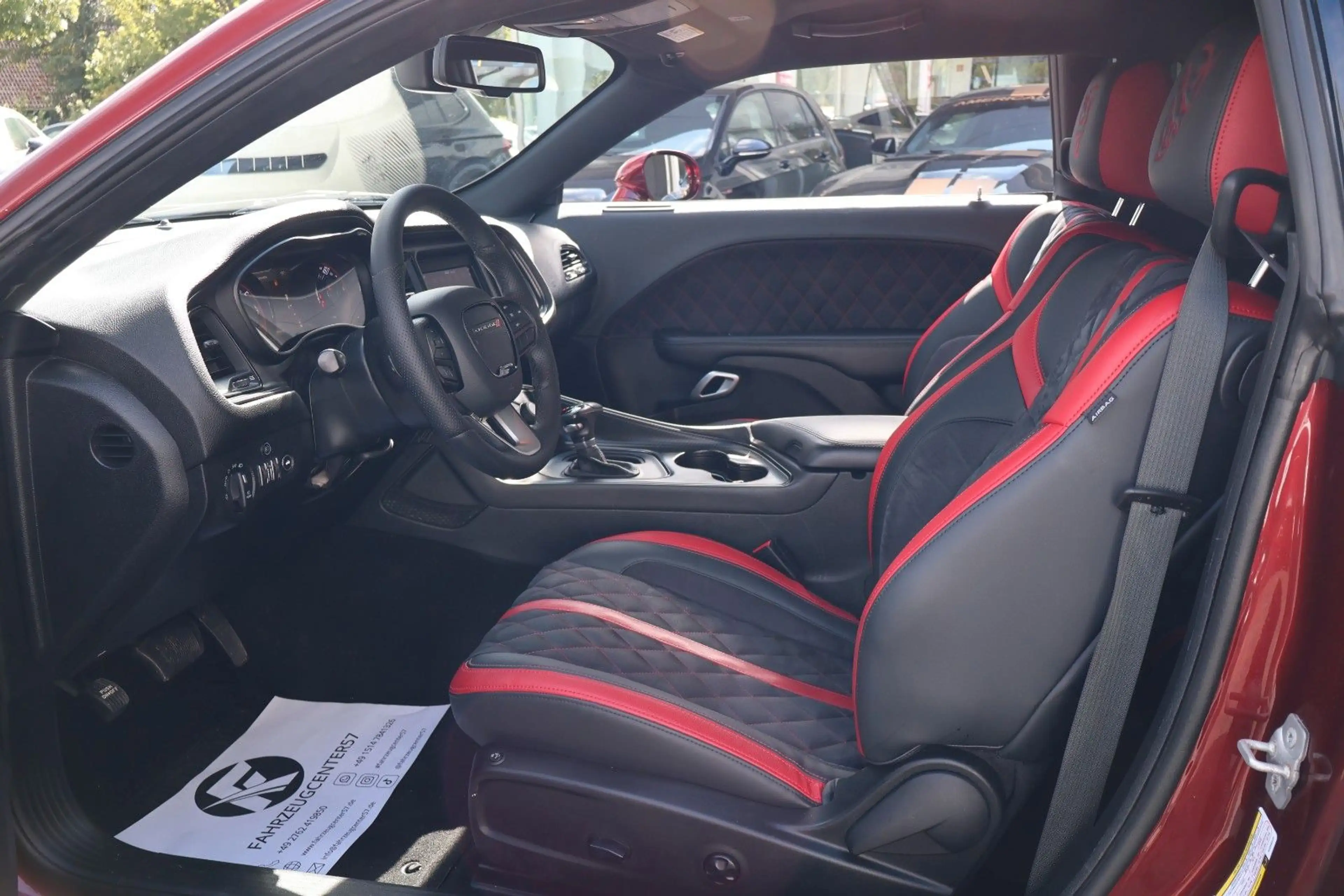 Dodge Challenger 3.6L SXT/KAMERA/CARPLAY/WIDEBODY — photo 12