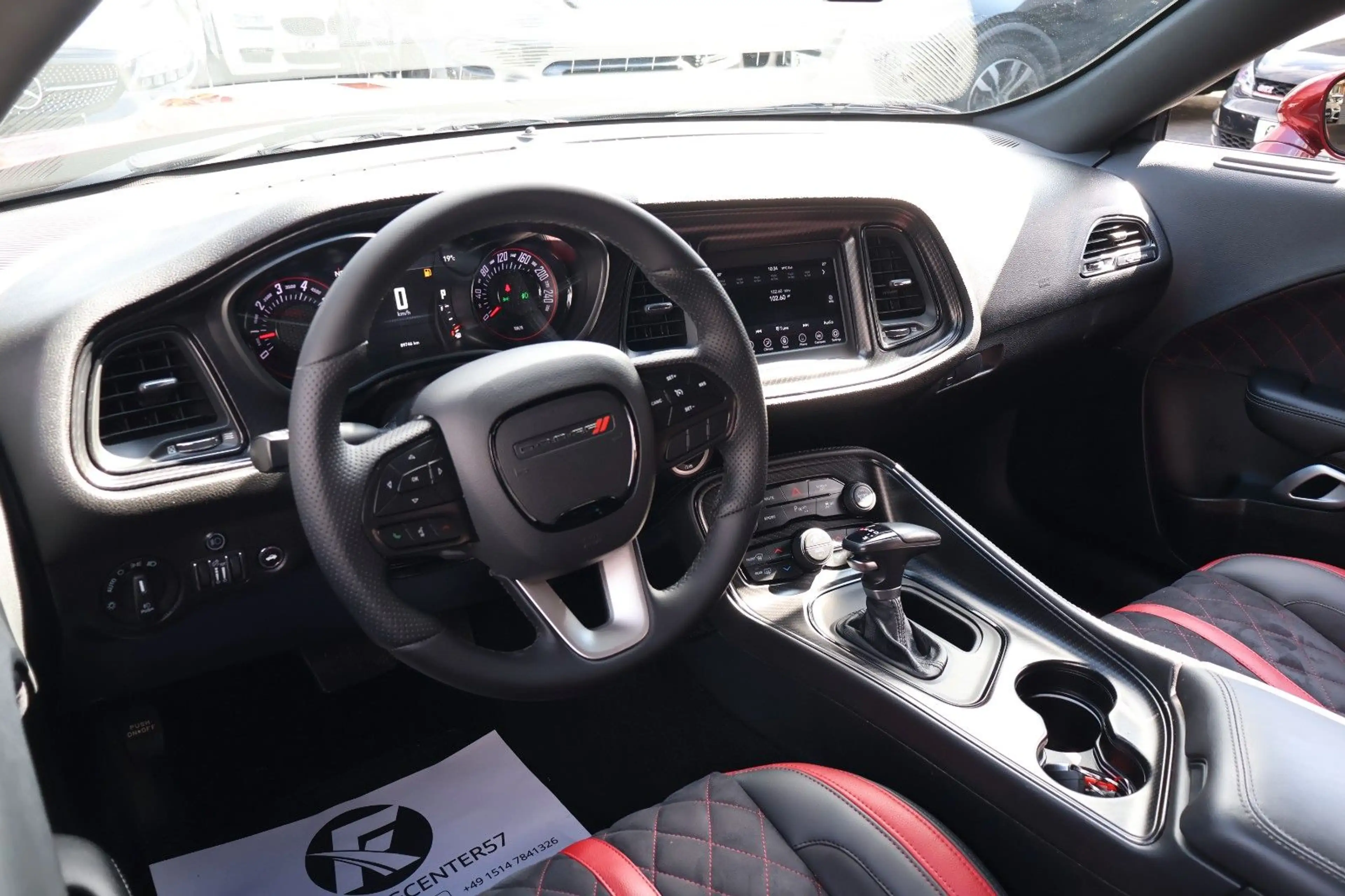 Dodge Challenger 3.6L SXT/KAMERA/CARPLAY/WIDEBODY — photo 13