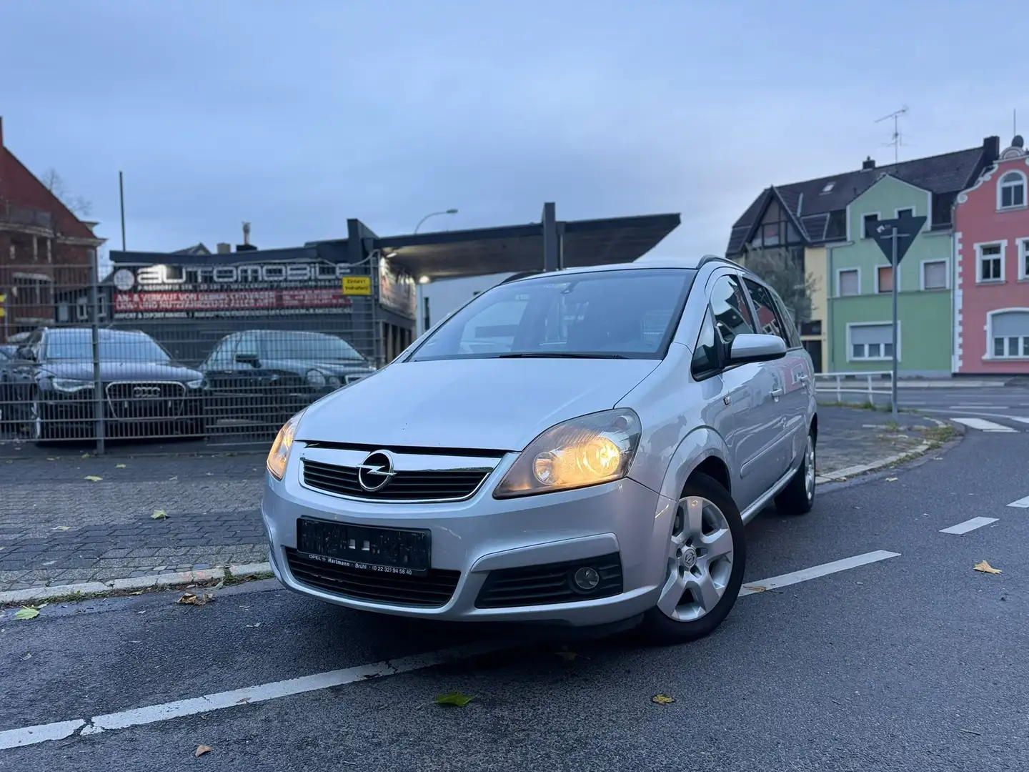 Opel Zafira Zafira 1.8 Edition*TÜV&ServiceNEU*7-Sitzer*AHK Silber - 1