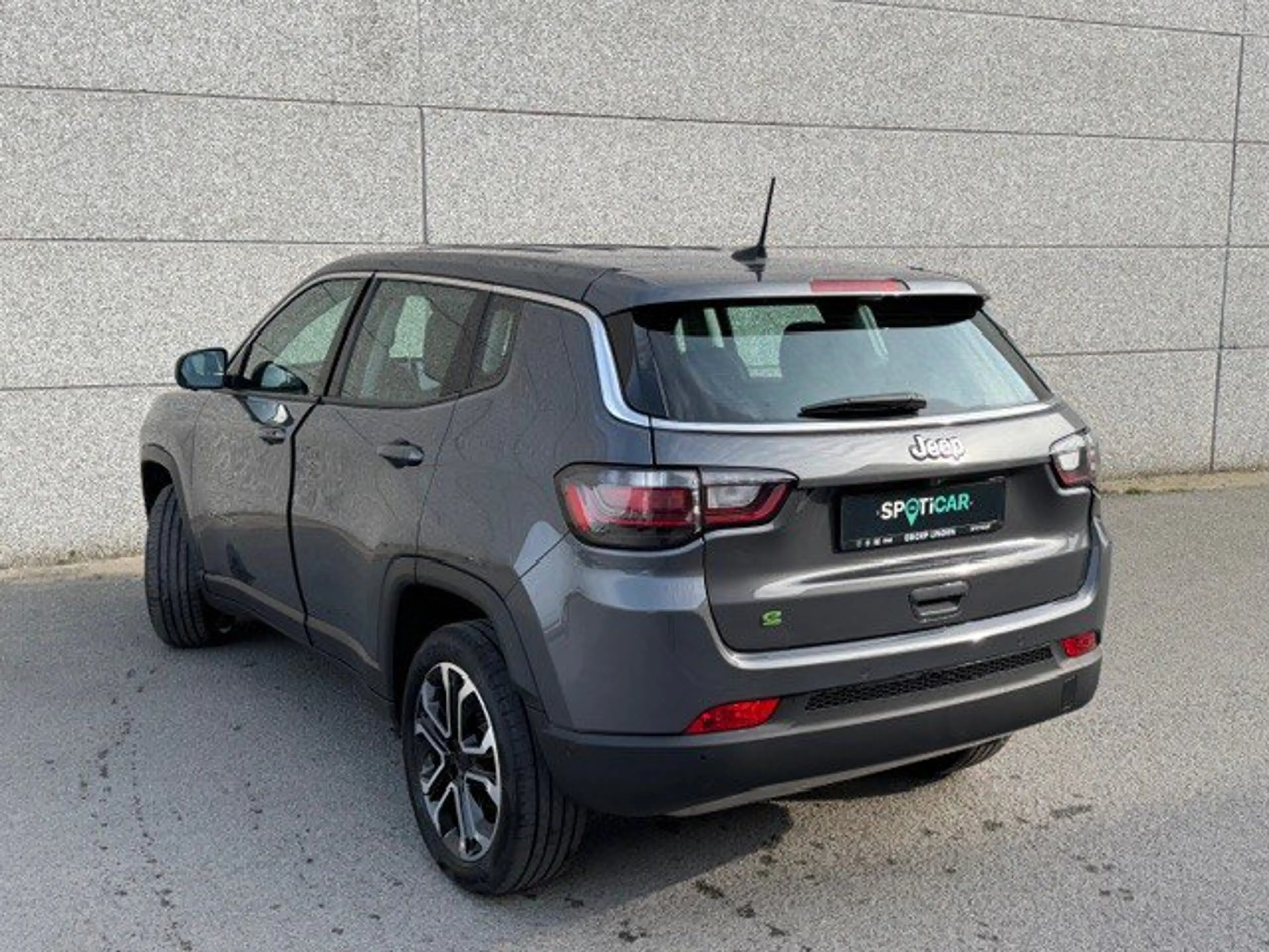 Jeep Compass *GPS*CAMERA*KEY LESS GO* 1.5 MHEV 130 PK Summit — photo 3