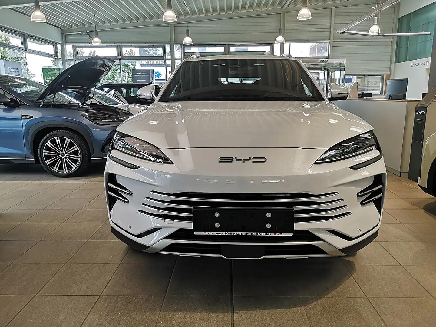 BYD Seal U DM-i PHEV 18,3kWh AWD Design Weiß - 2