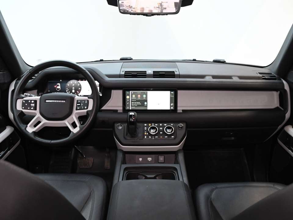 2024 Land Rover Defender P300/AIR SUPENSION/COLD CLIMATE PACK/BLACK PACK thumb 14