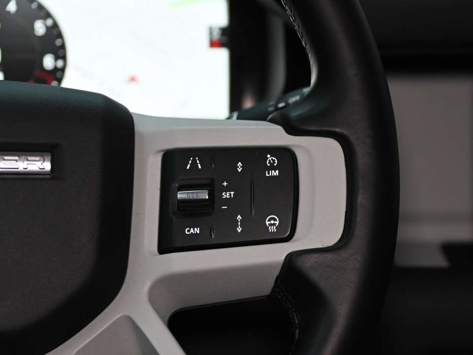 2024 Land Rover Defender P300/AIR SUPENSION/COLD CLIMATE PACK/BLACK PACK thumb 18