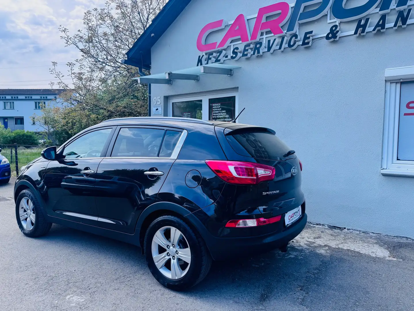 Kia Sportage Allrad* 8-Fach Bereift* AHK* Erstbesitz* Schwarz - 2