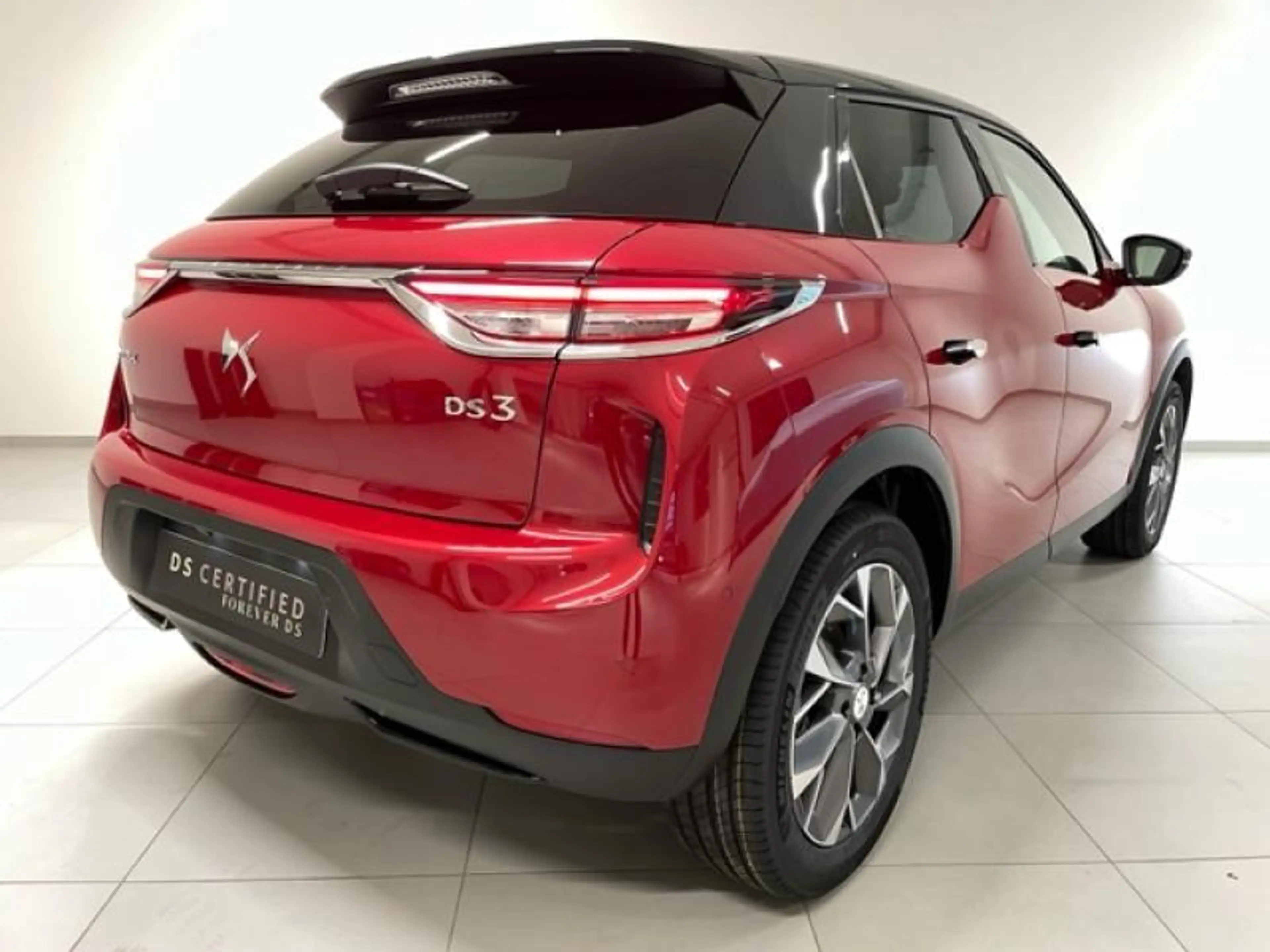 DS Automobiles DS 3 Crossback RIVOLI E-TENSE — photo 3