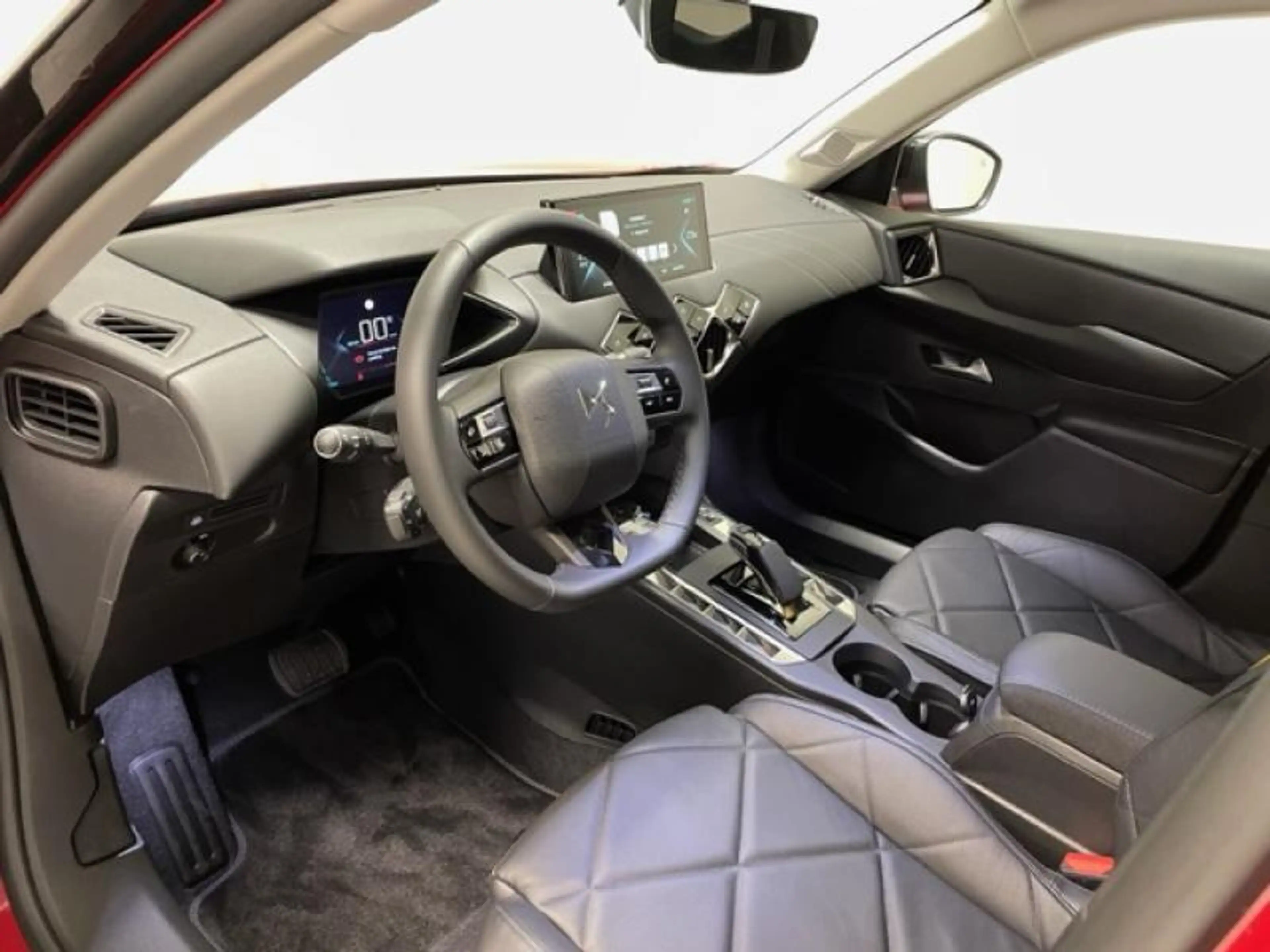 DS Automobiles DS 3 Crossback RIVOLI E-TENSE — photo 9