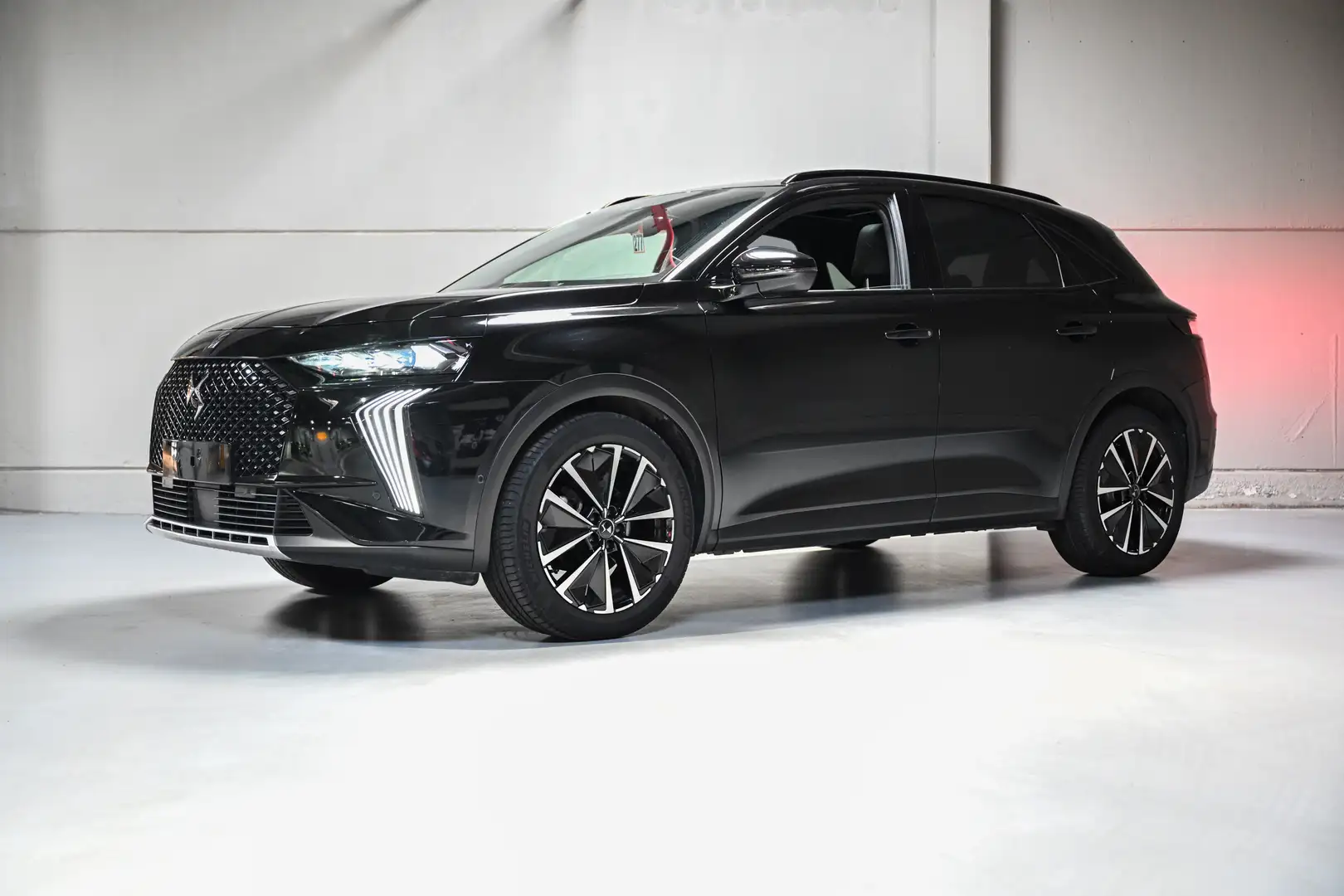 DS Automobiles DS 7 Crossback ETOILE / Toit panoramique / Cuir / 19" Allu Negro - 1